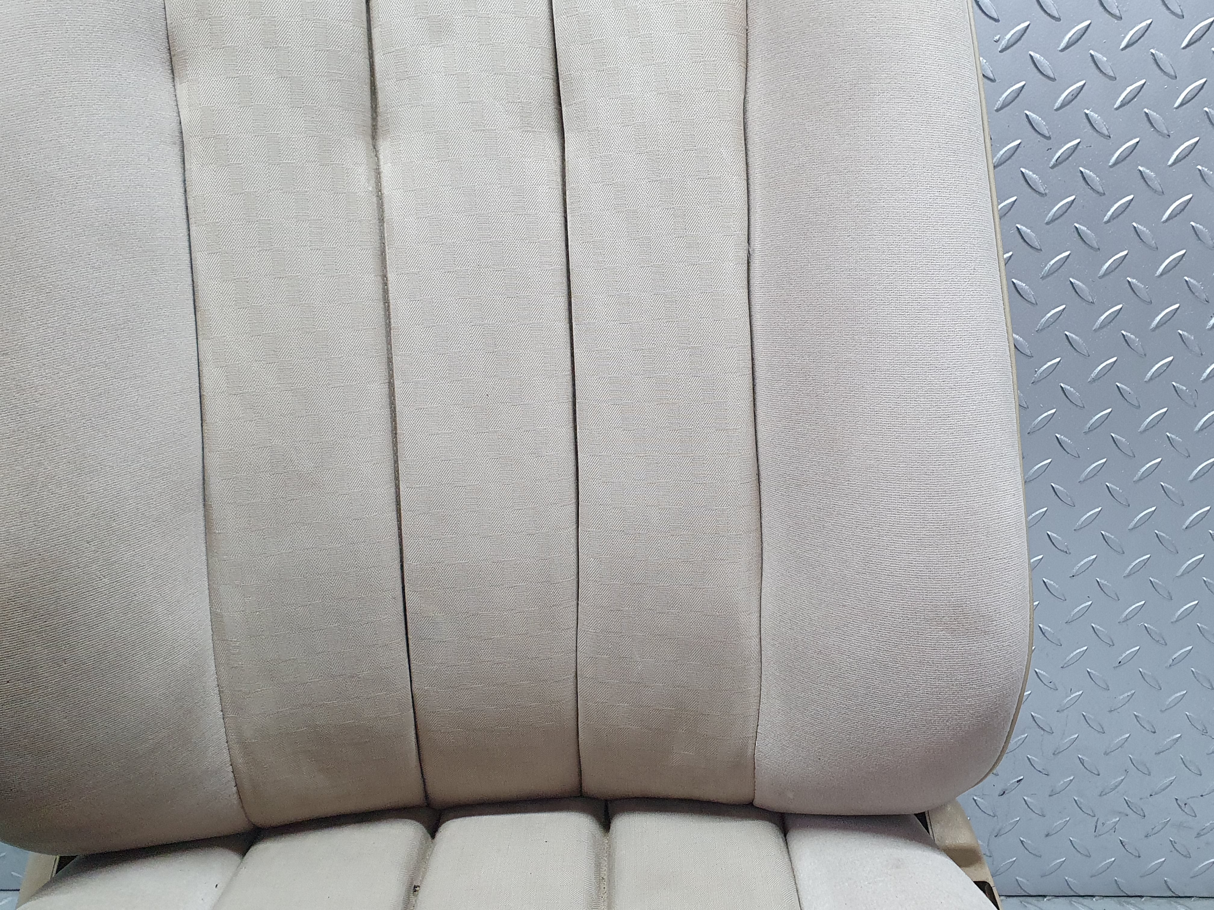 41134 Mercedes-Benz W126 300SE Front Right Seat Driver Seat Beige 1269102950