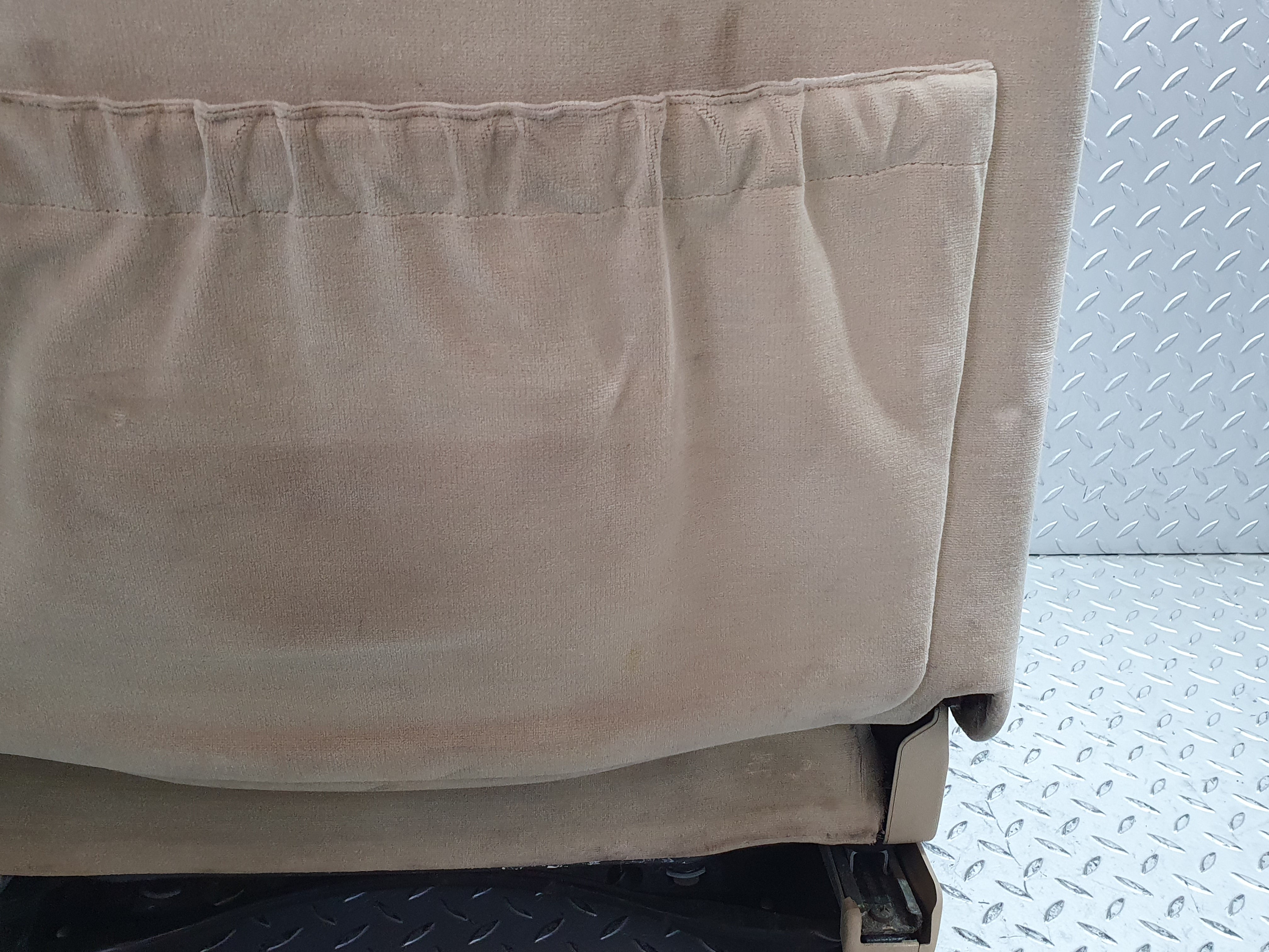 41134 Mercedes-Benz W126 300SE Front Right Seat Driver Seat Beige 1269102950