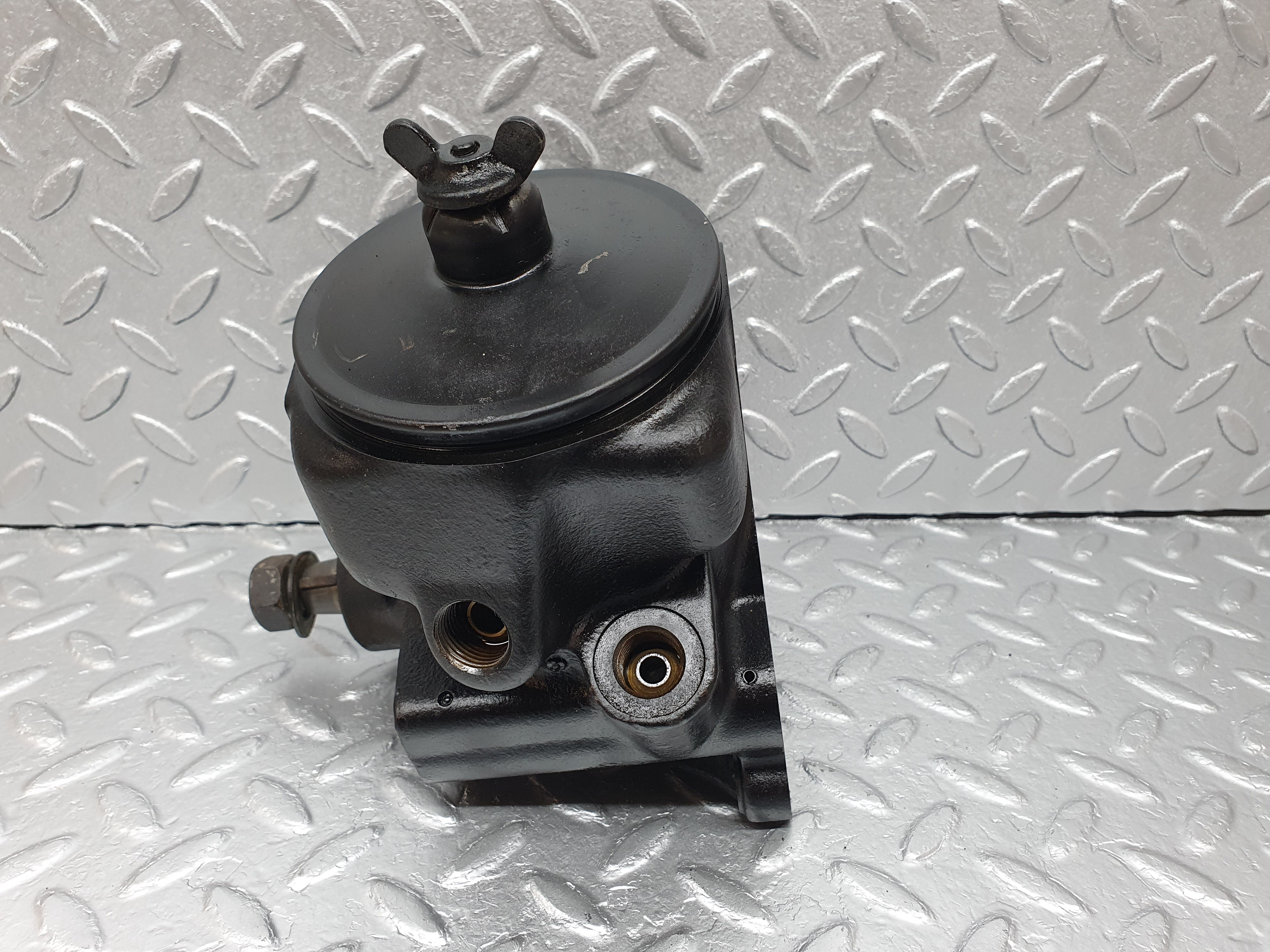2571 Mercedes-Benz W116 350SE Power Steering Pump Vickers Type 25