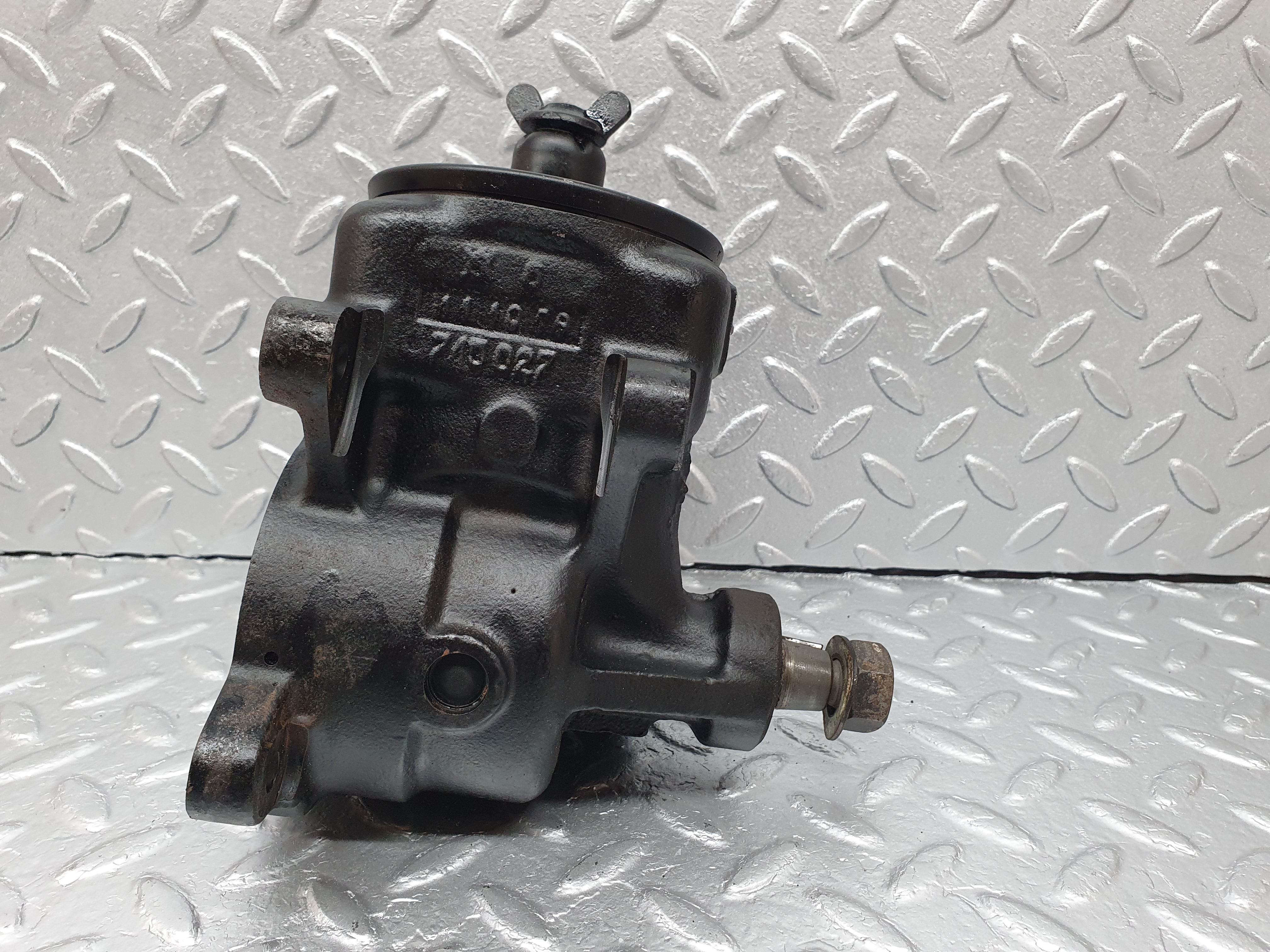 2571 Mercedes-Benz W116 350SE Power Steering Pump Vickers Type 25