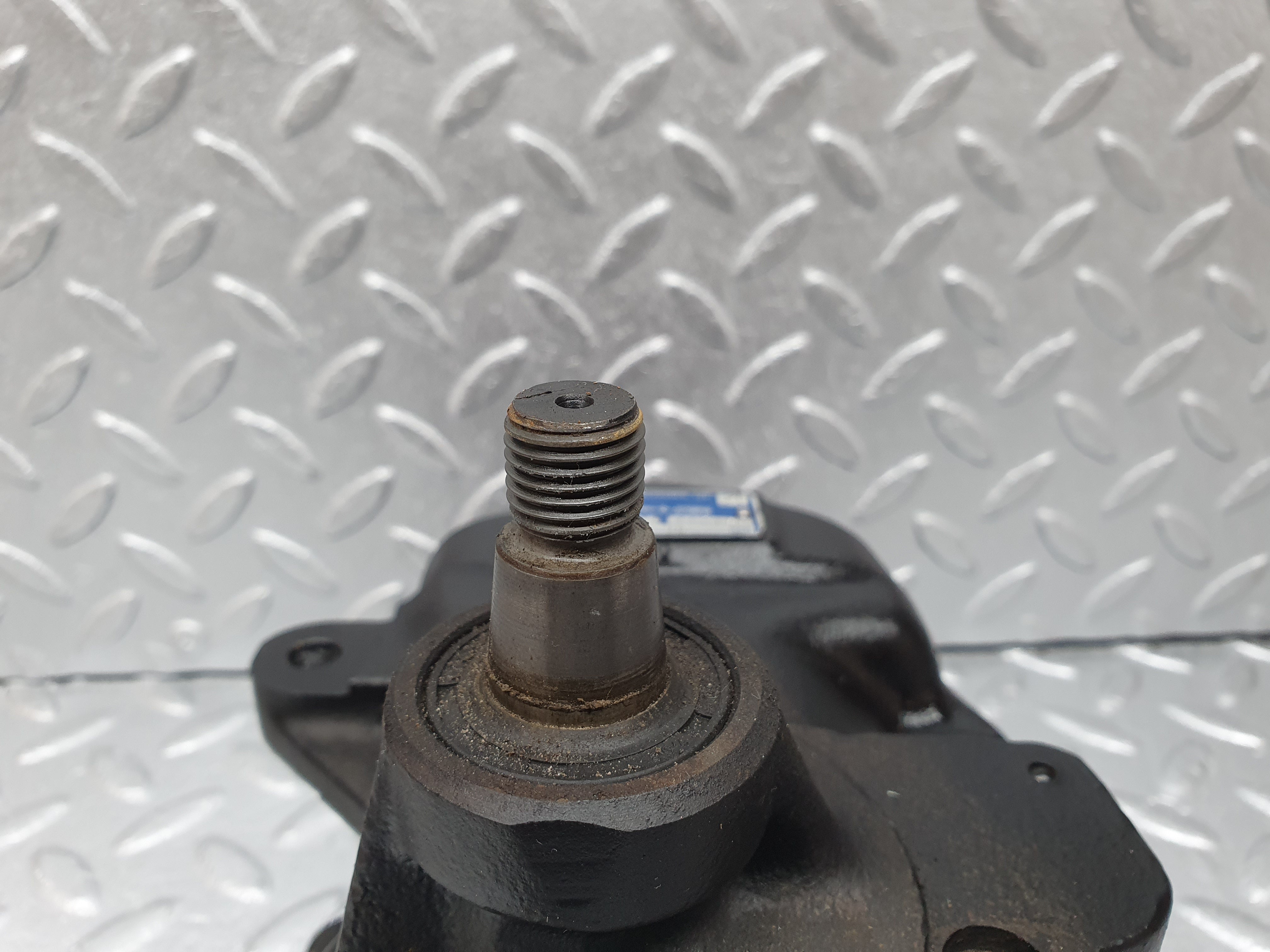 2571 Mercedes-Benz W116 350SE Power Steering Pump Vickers Type 25