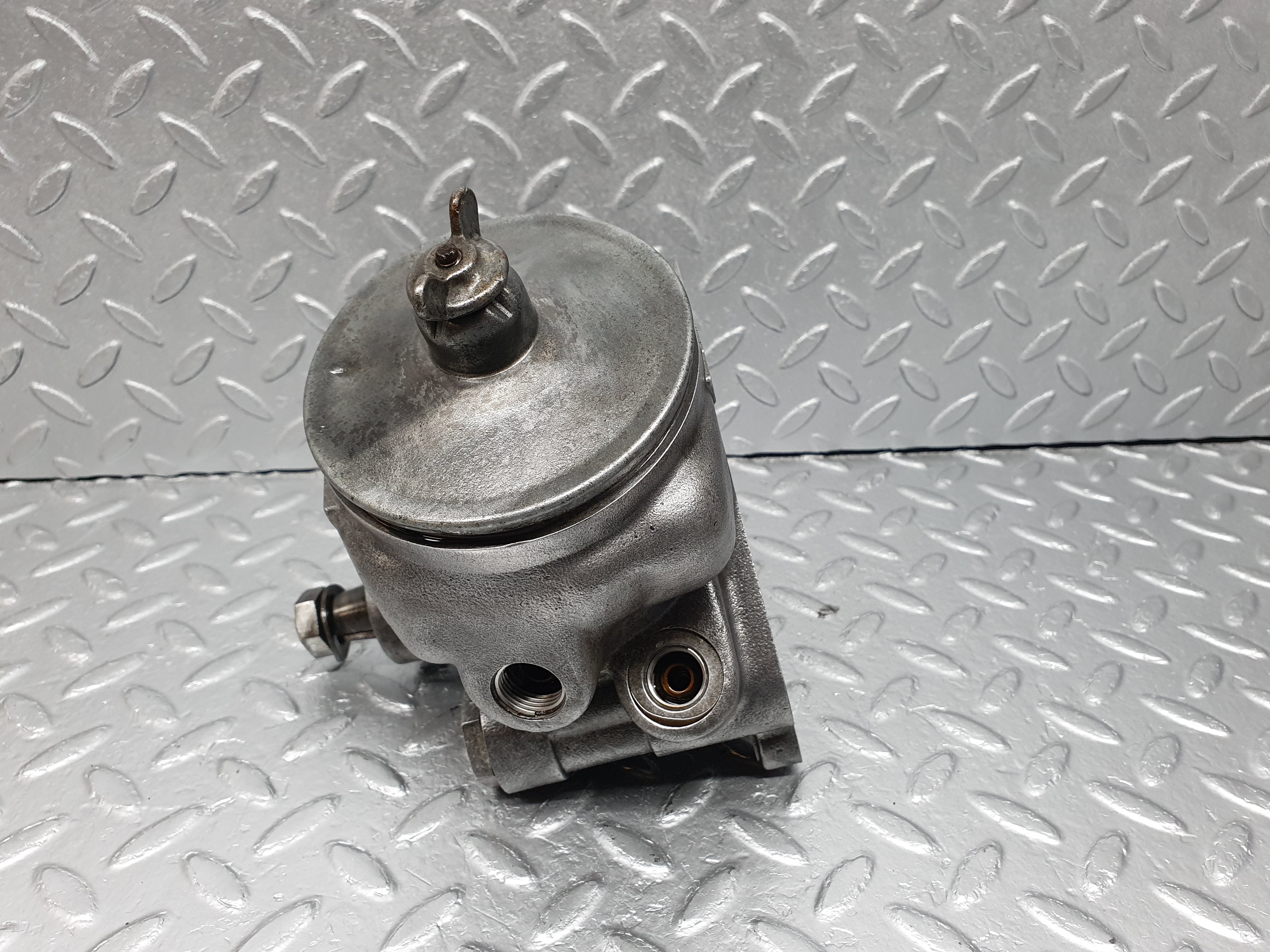 16732 Mercedes-Benz C107 380SLC Power Steering Pump