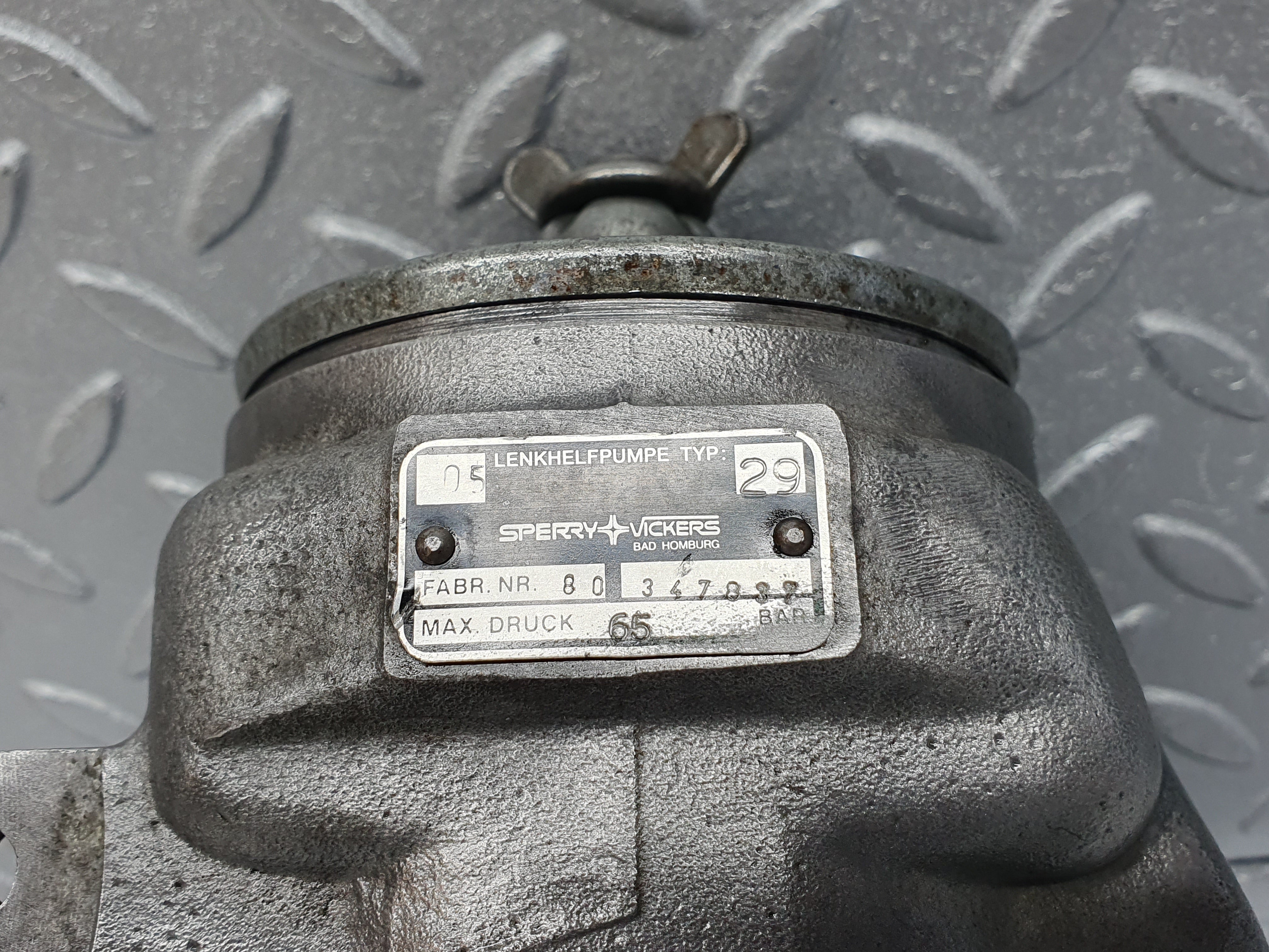 16732 Mercedes-Benz C107 380SLC Power Steering Pump