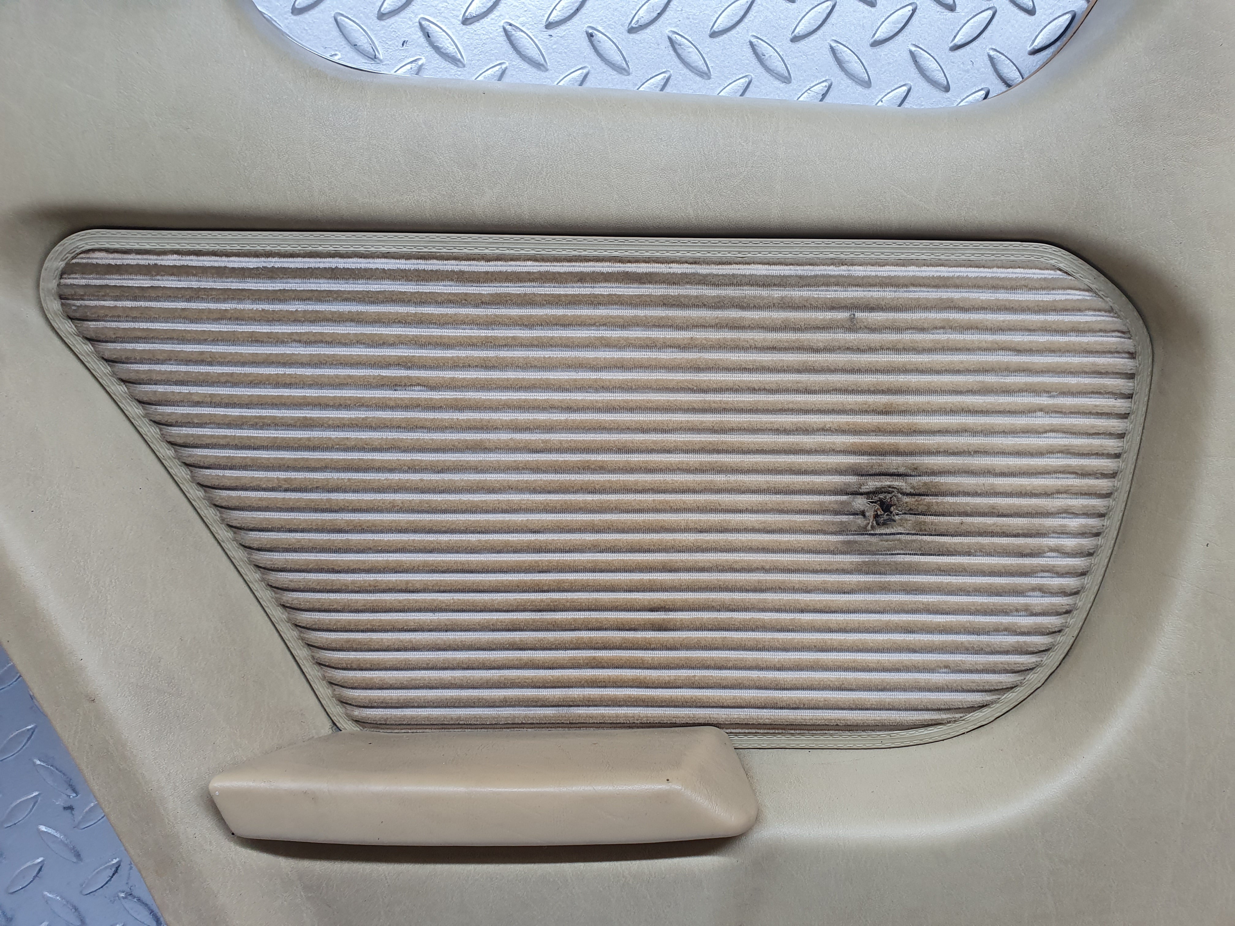 1105 Mercedes-Benz C123 230CE Coupe Rear Left Card Panel