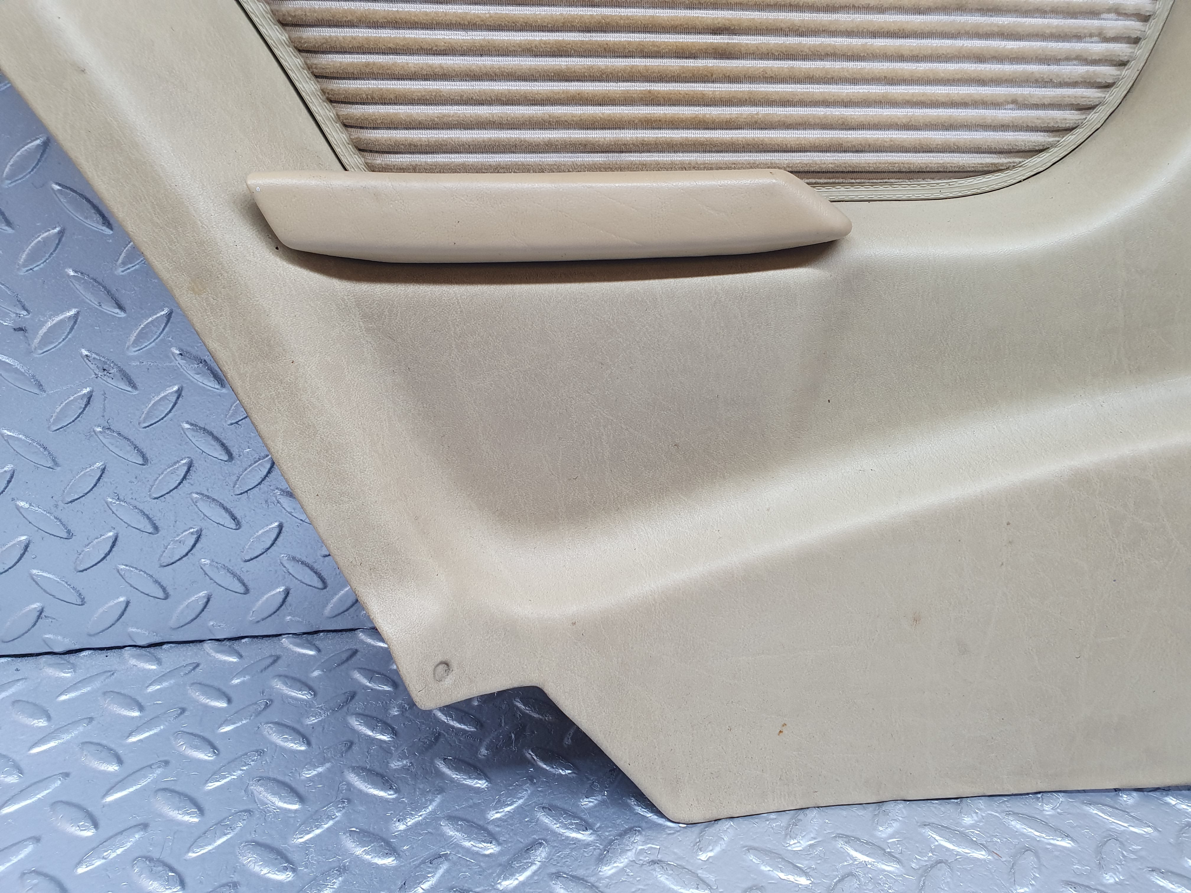 1105 Mercedes-Benz C123 230CE Coupe Rear Left Card Panel