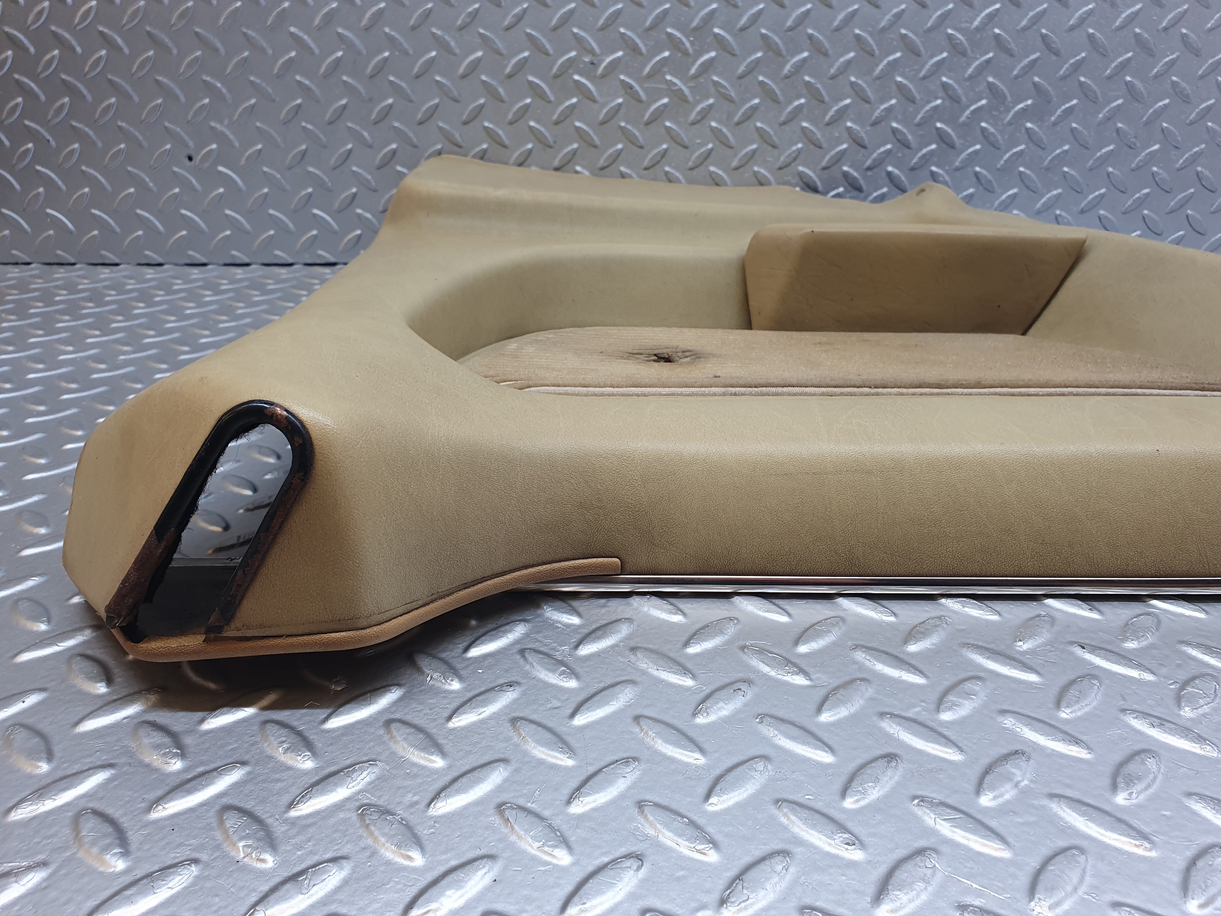 1105 Mercedes-Benz C123 230CE Coupe Rear Left Card Panel