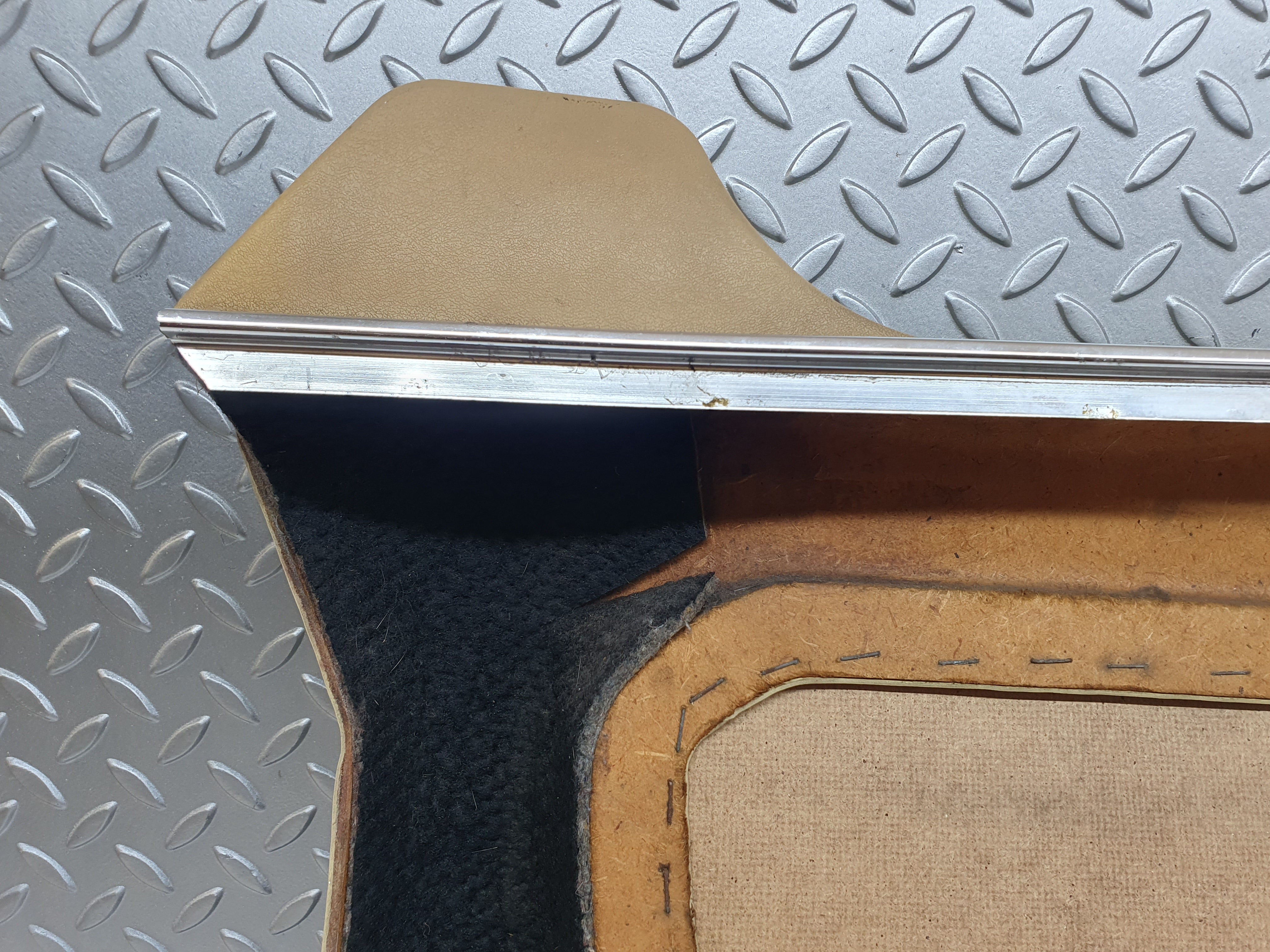 1105 Mercedes-Benz C123 230CE Coupe Rear Left Card Panel