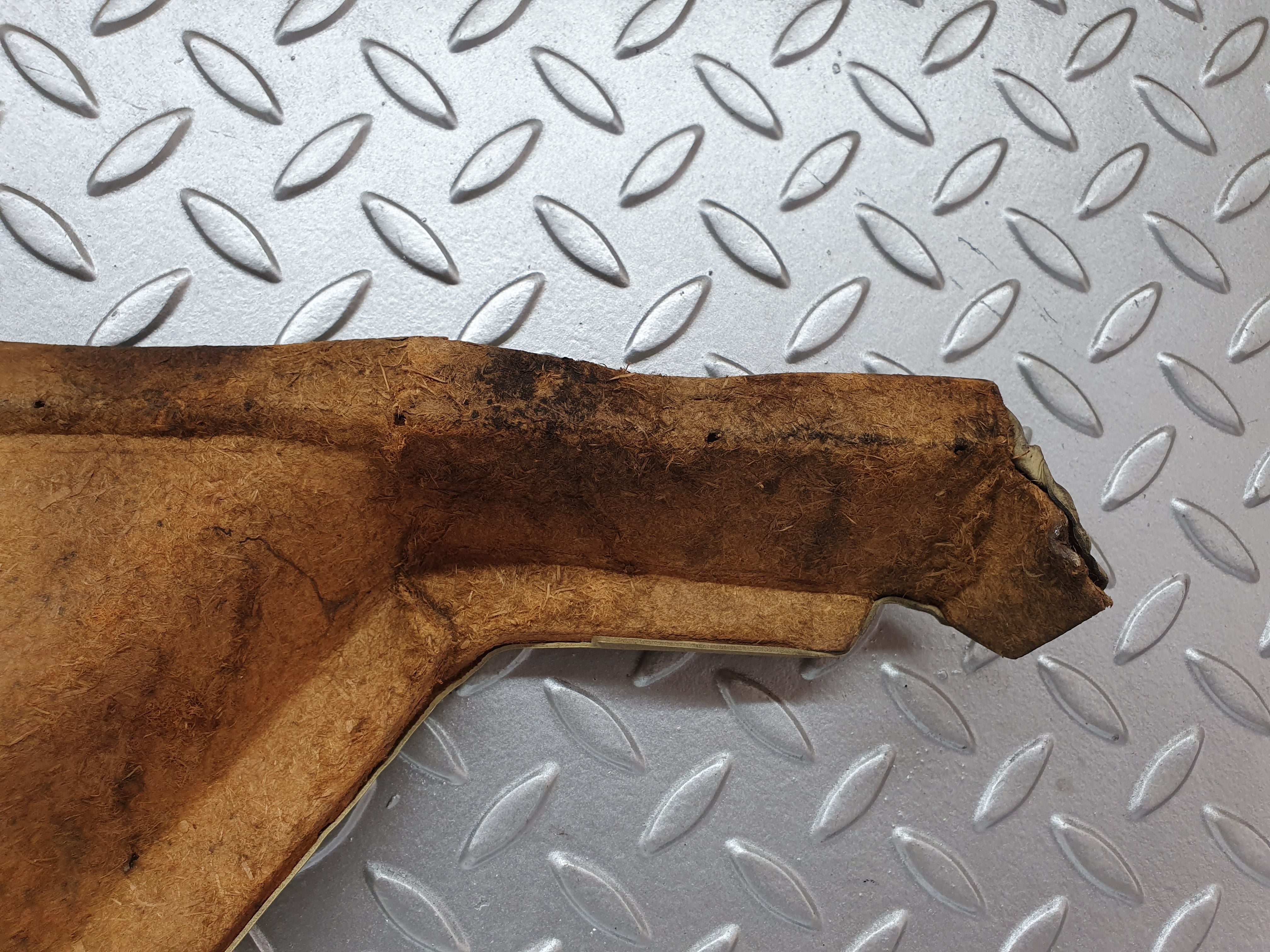 1105 Mercedes-Benz C123 230CE Coupe Rear Left Card Panel