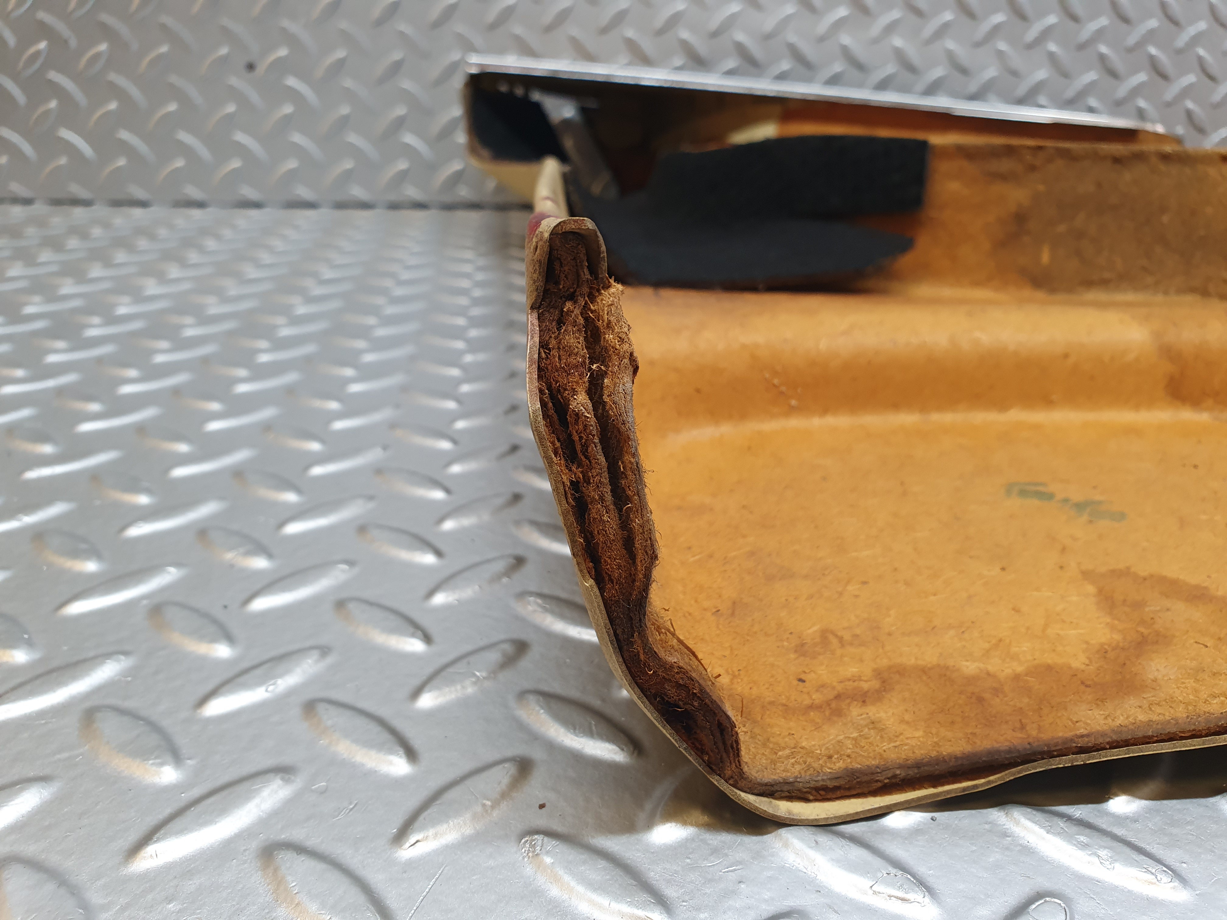 1105 Mercedes-Benz C123 230CE Coupe Rear Left Card Panel