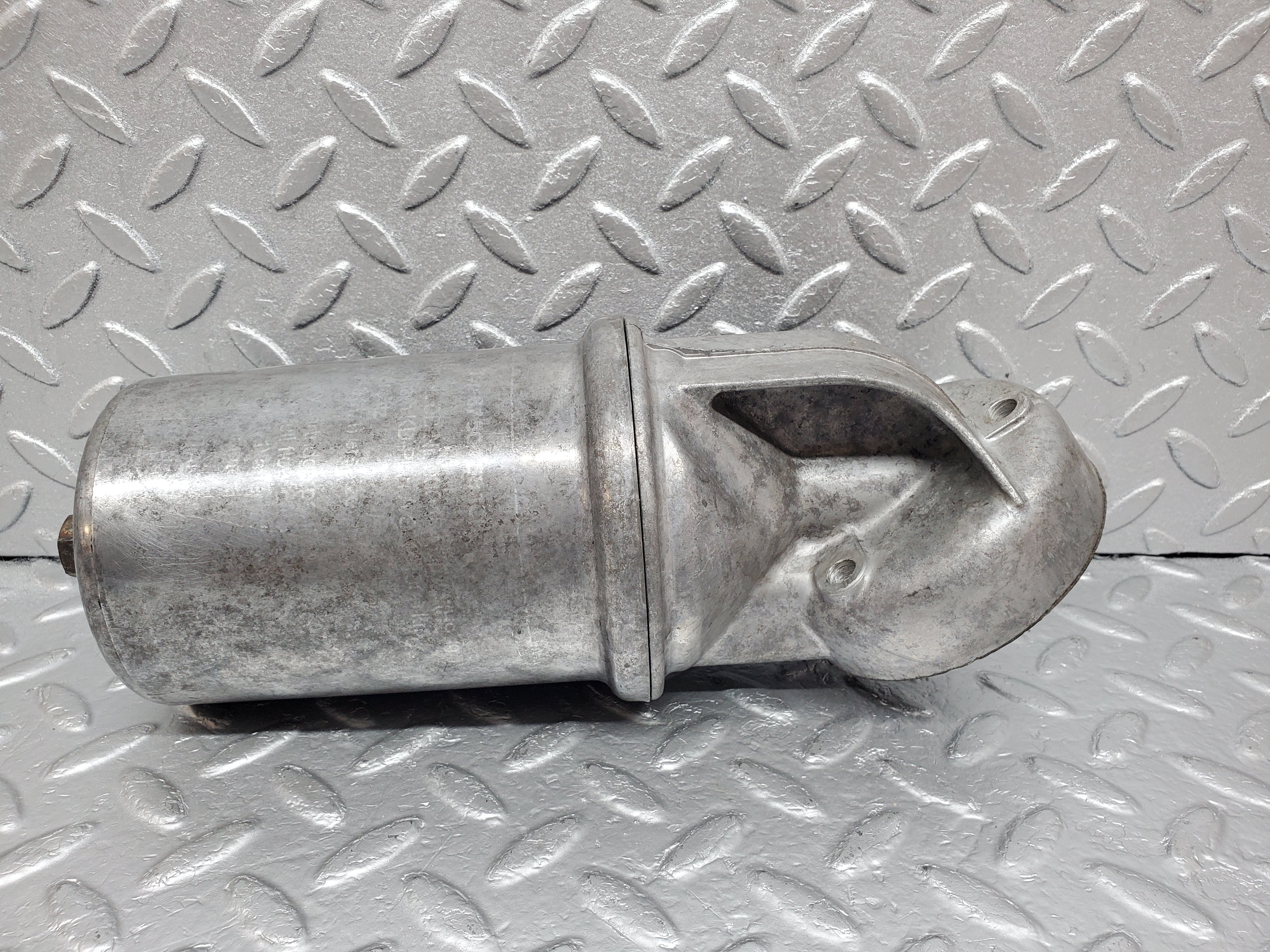 0902 Mercedes-Benz C107 350SLC Coupe Coupe Oil Filter Housing MANN 1161840309