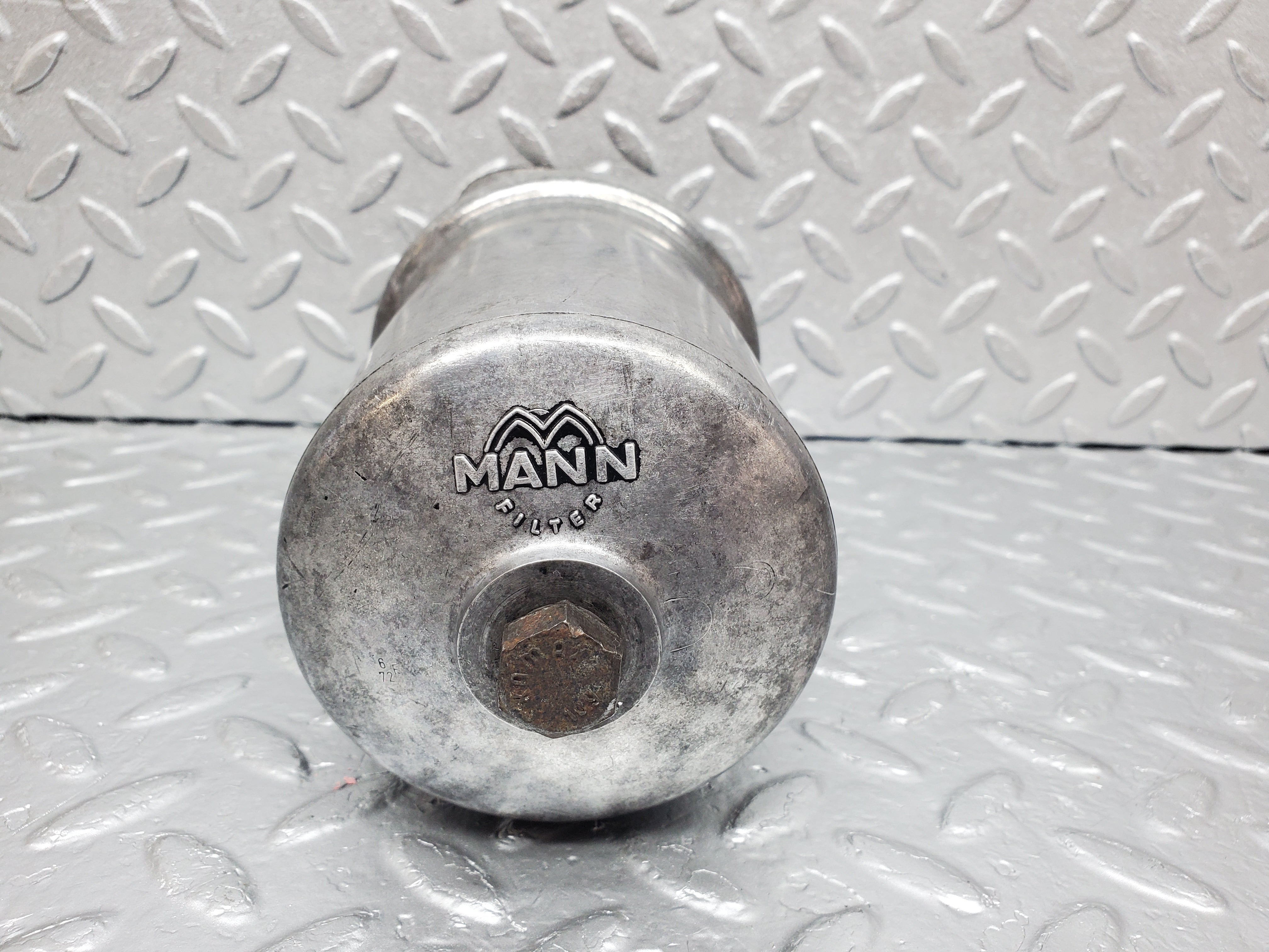 0902 Mercedes-Benz C107 350SLC Coupe Coupe Oil Filter Housing MANN 1161840309