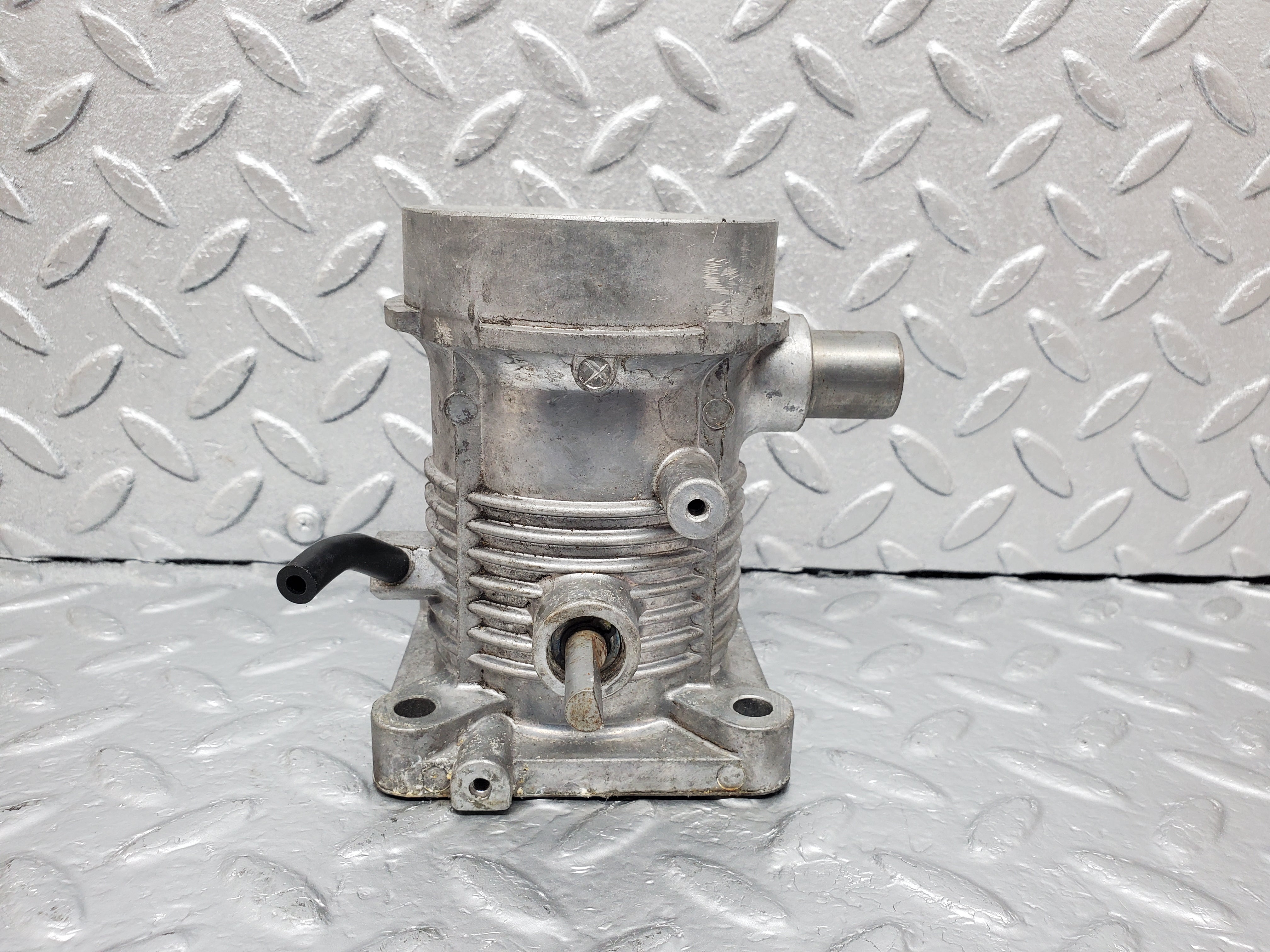 0901 Mercedes-Benz C107 350SLC Coupe Coupe Jetronic Throttle Body Assembly