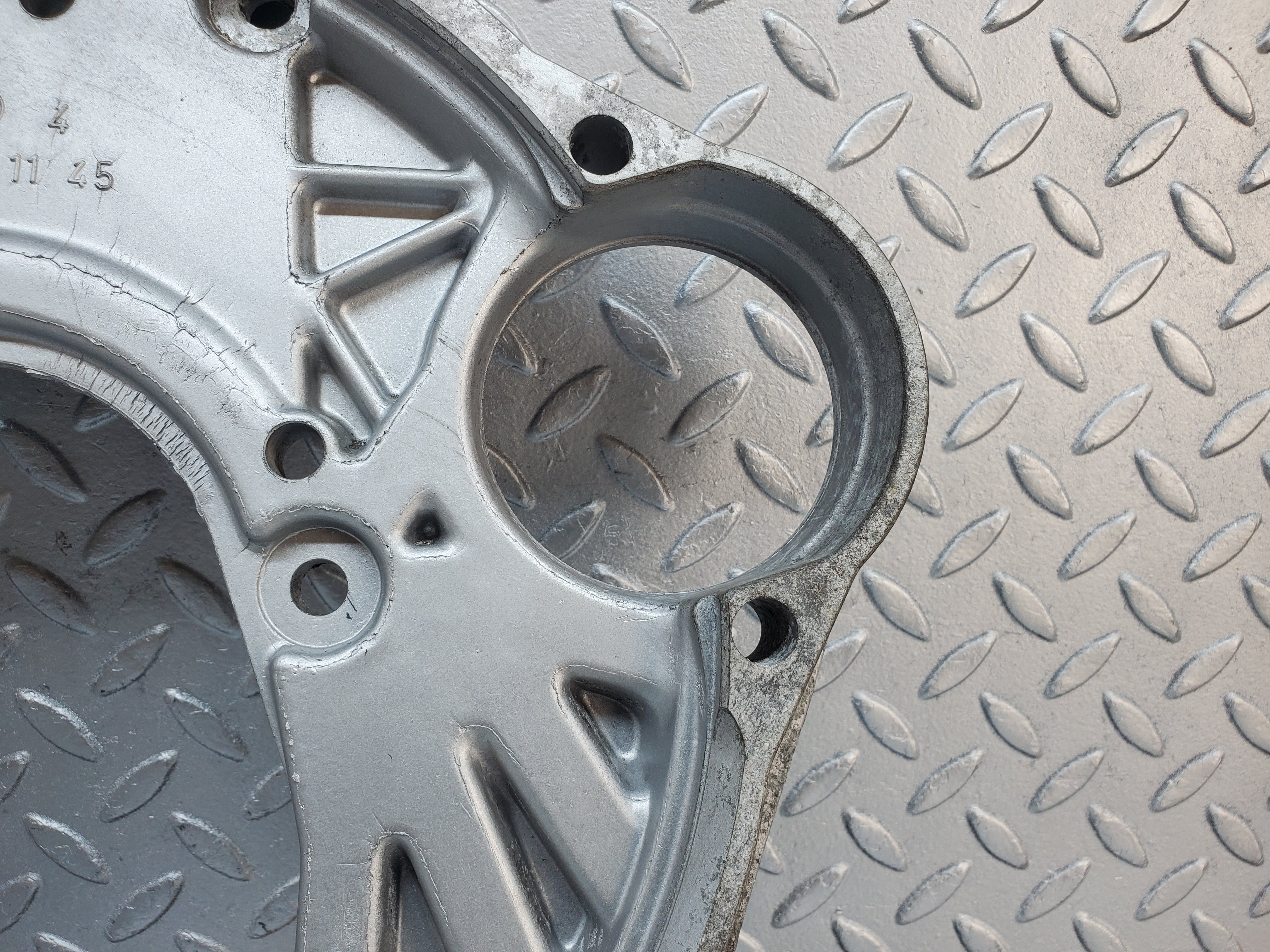 0893 Mercedes-Benz W123 240D Gearbox Flange 1150111145