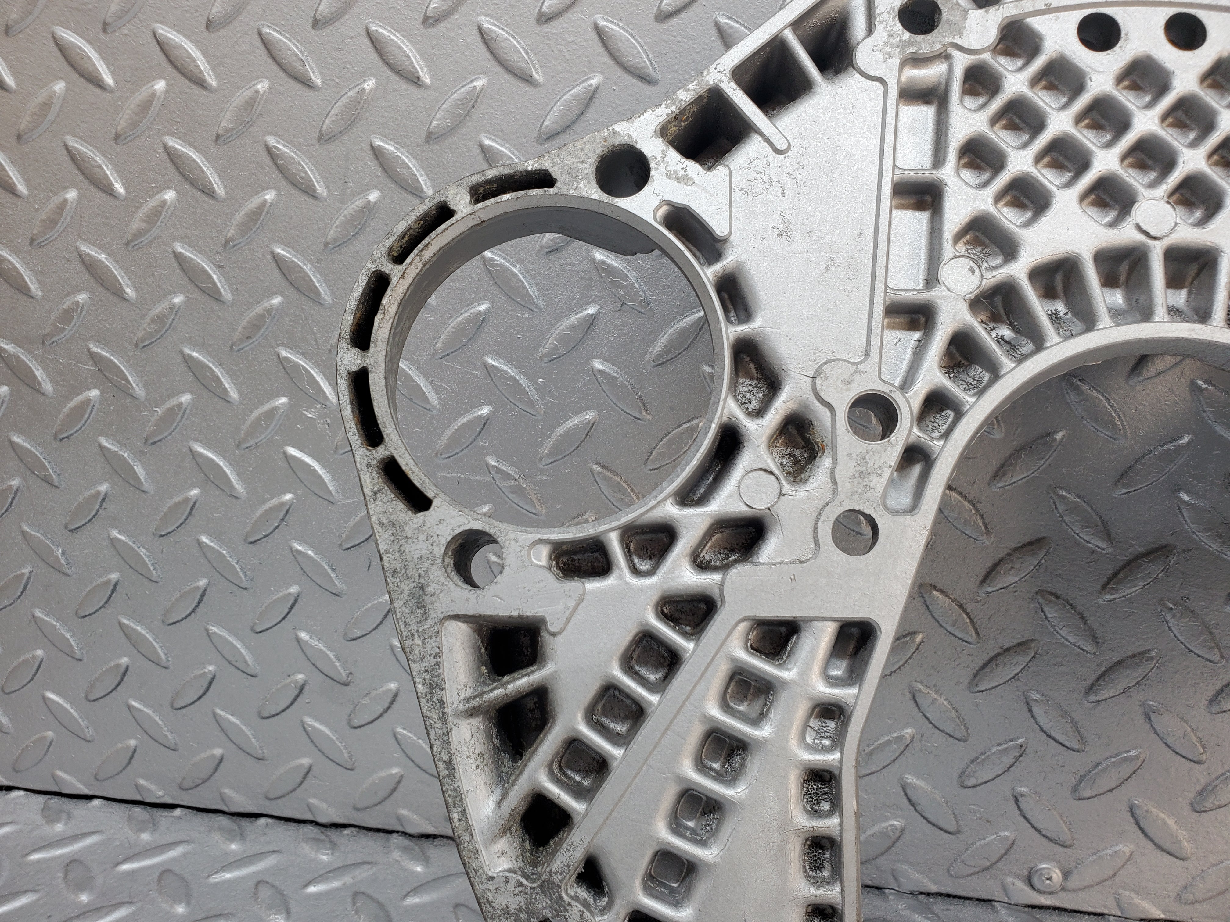 0893 Mercedes-Benz W123 240D Gearbox Flange 1150111145