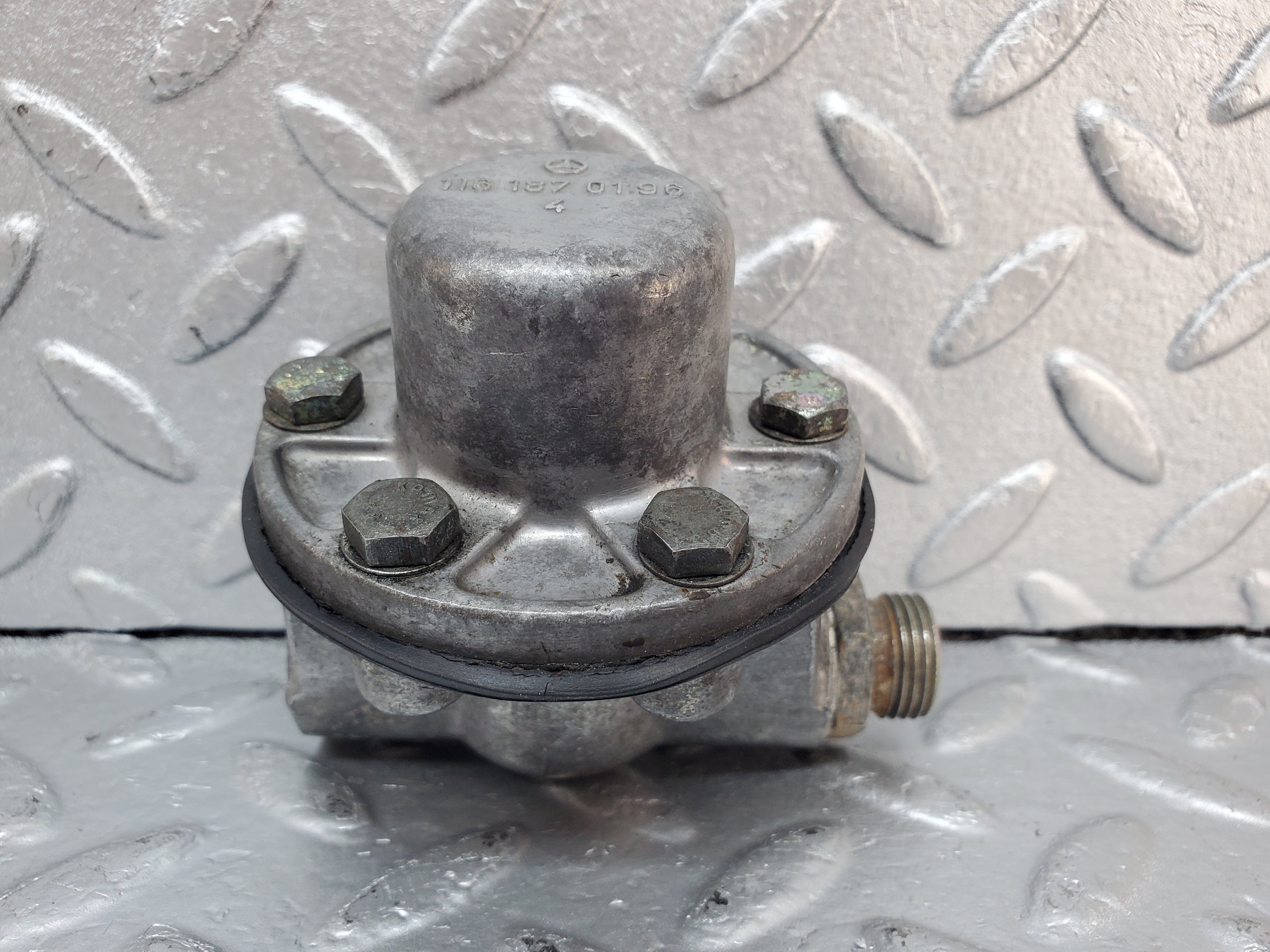 0916 Mercedes-Benz C107 350SLC Coupe Coupe Oil Pressure Damper 1161870494