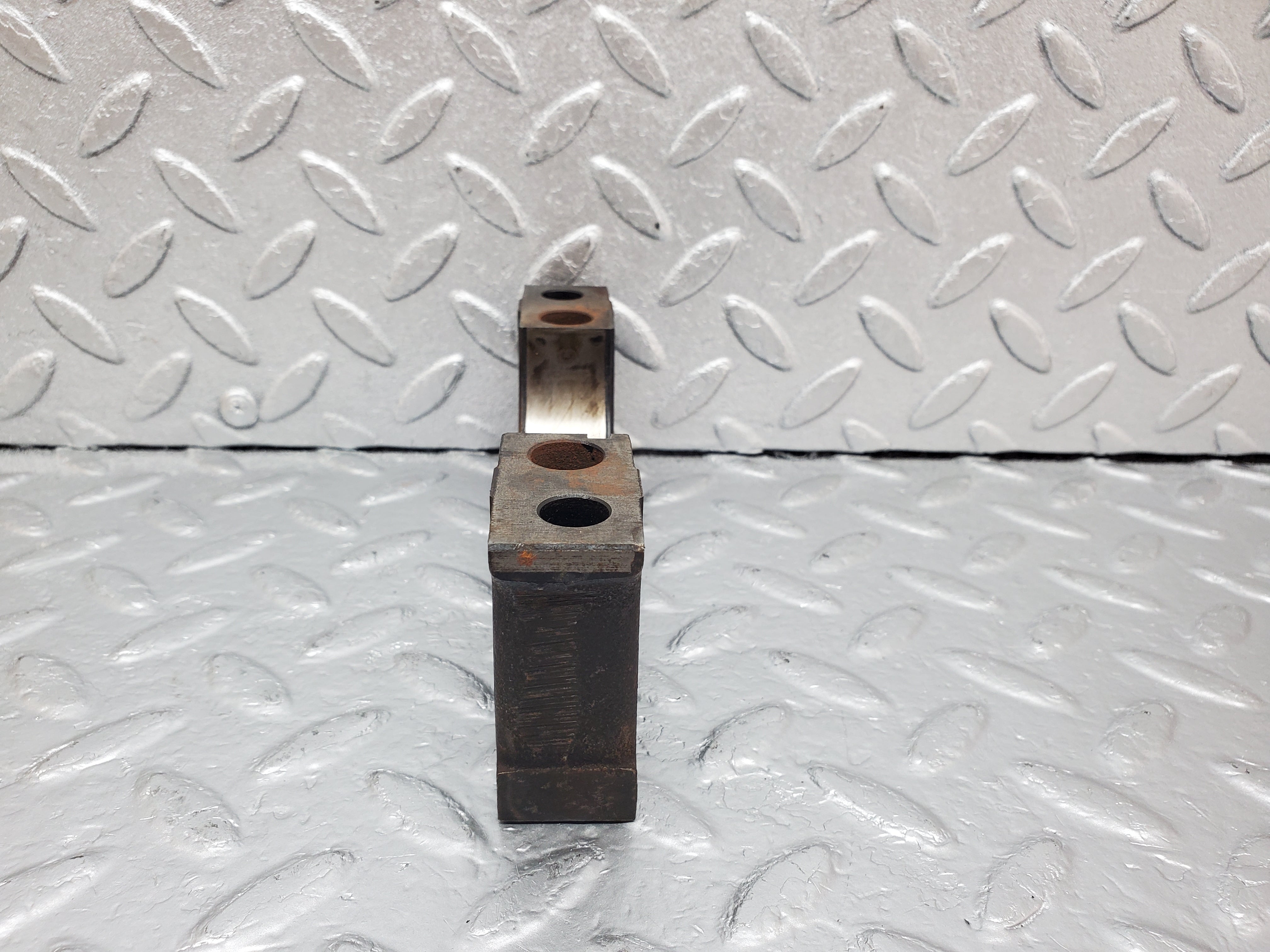 0919 Mercedes-Benz C107 350SLC Coupe Crankshaft Bearing Holder 1160110312