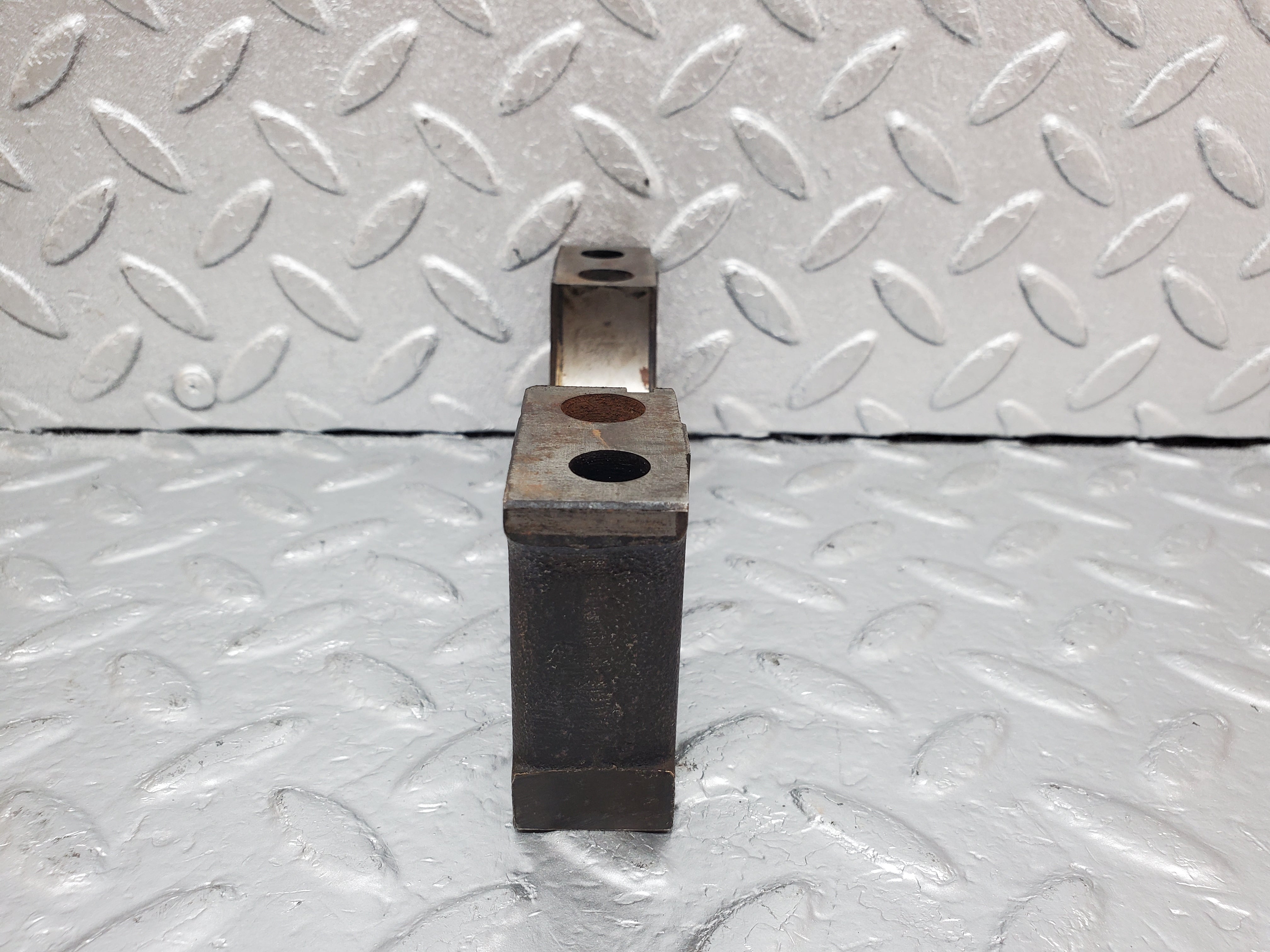 0921 Mercedes-Benz C107 350SLC Coupe Crankshaft Bearing Holder 1160110312