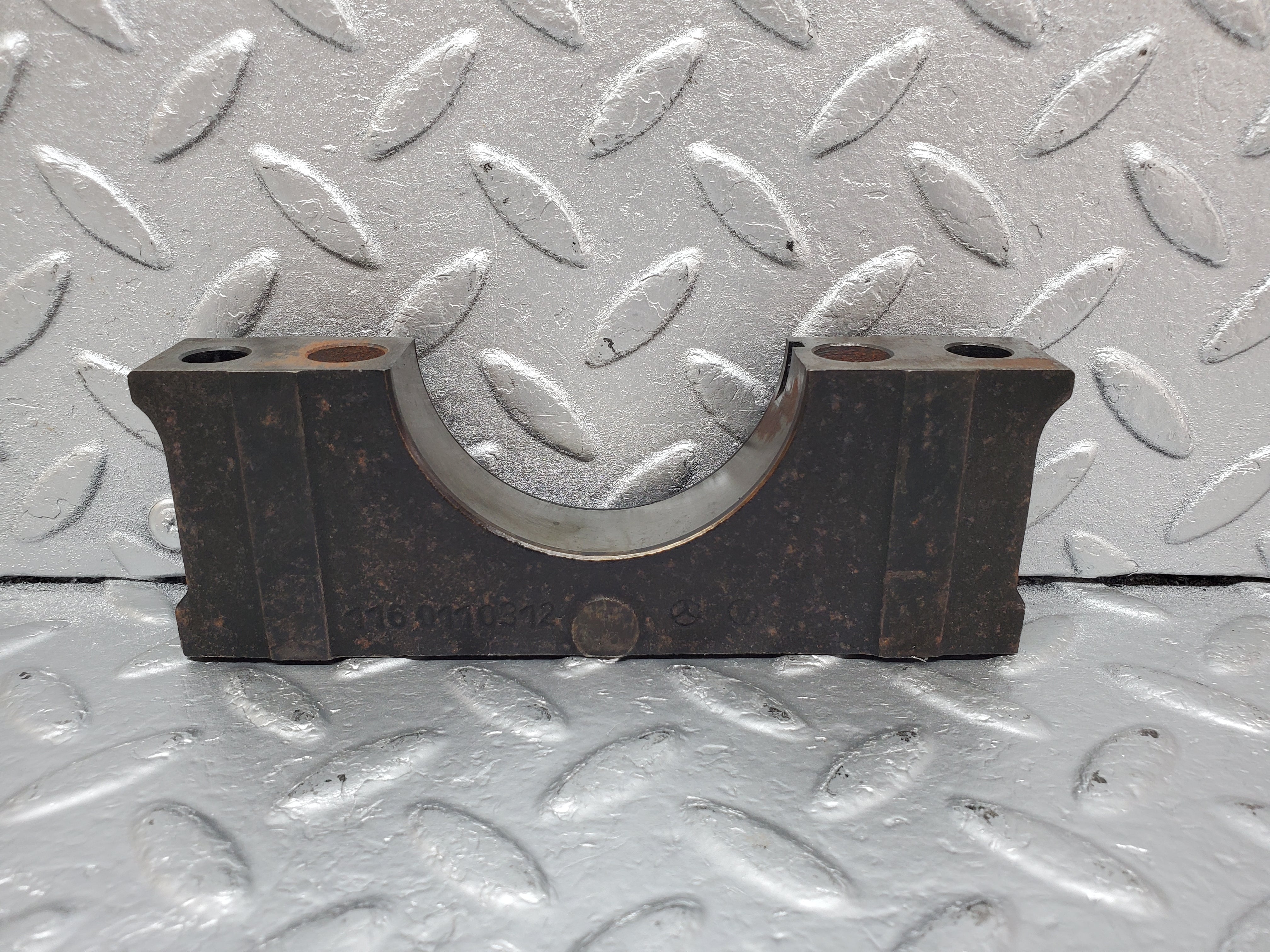 0922 Mercedes-Benz C107 350SLC Coupe Crankshaft Bearing Holder 1160110312