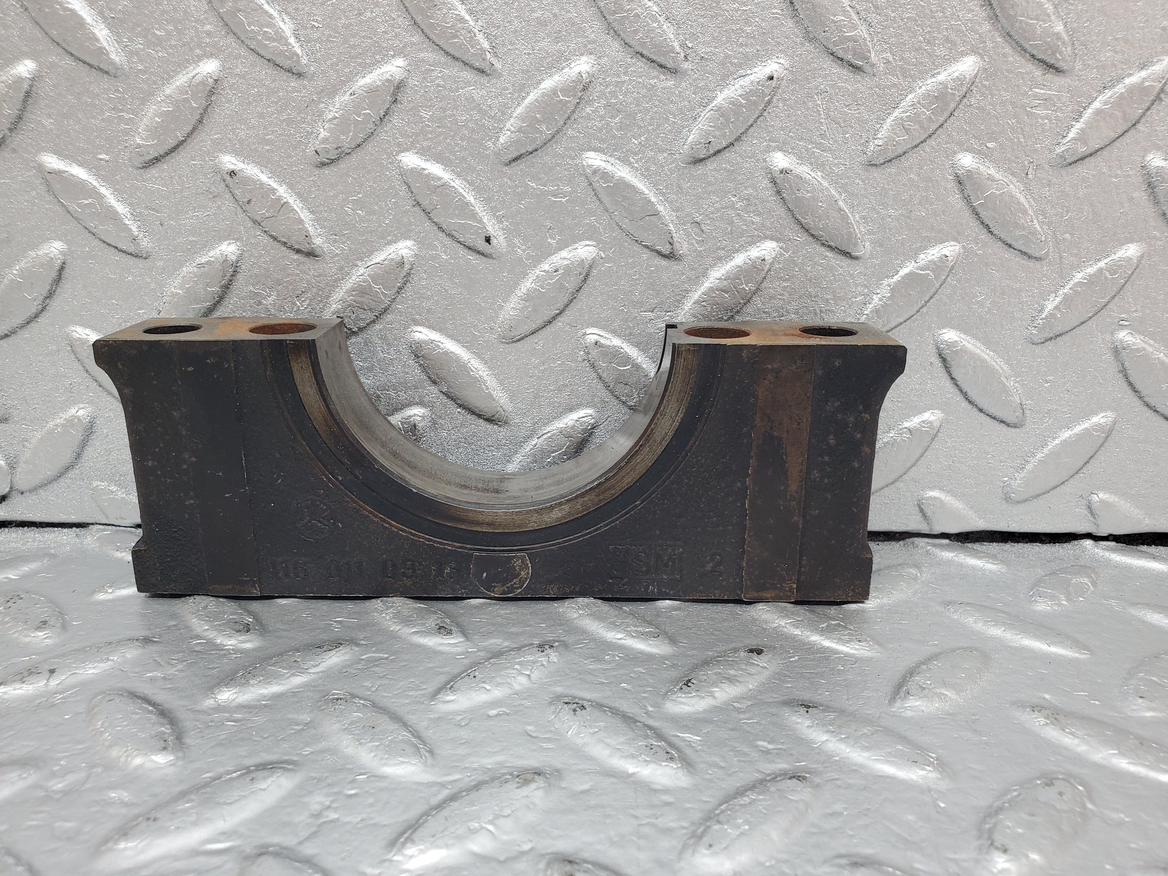 0923 Mercedes-Benz C107 350SLC Coupe Crankshaft Bearing Holder 1160110312