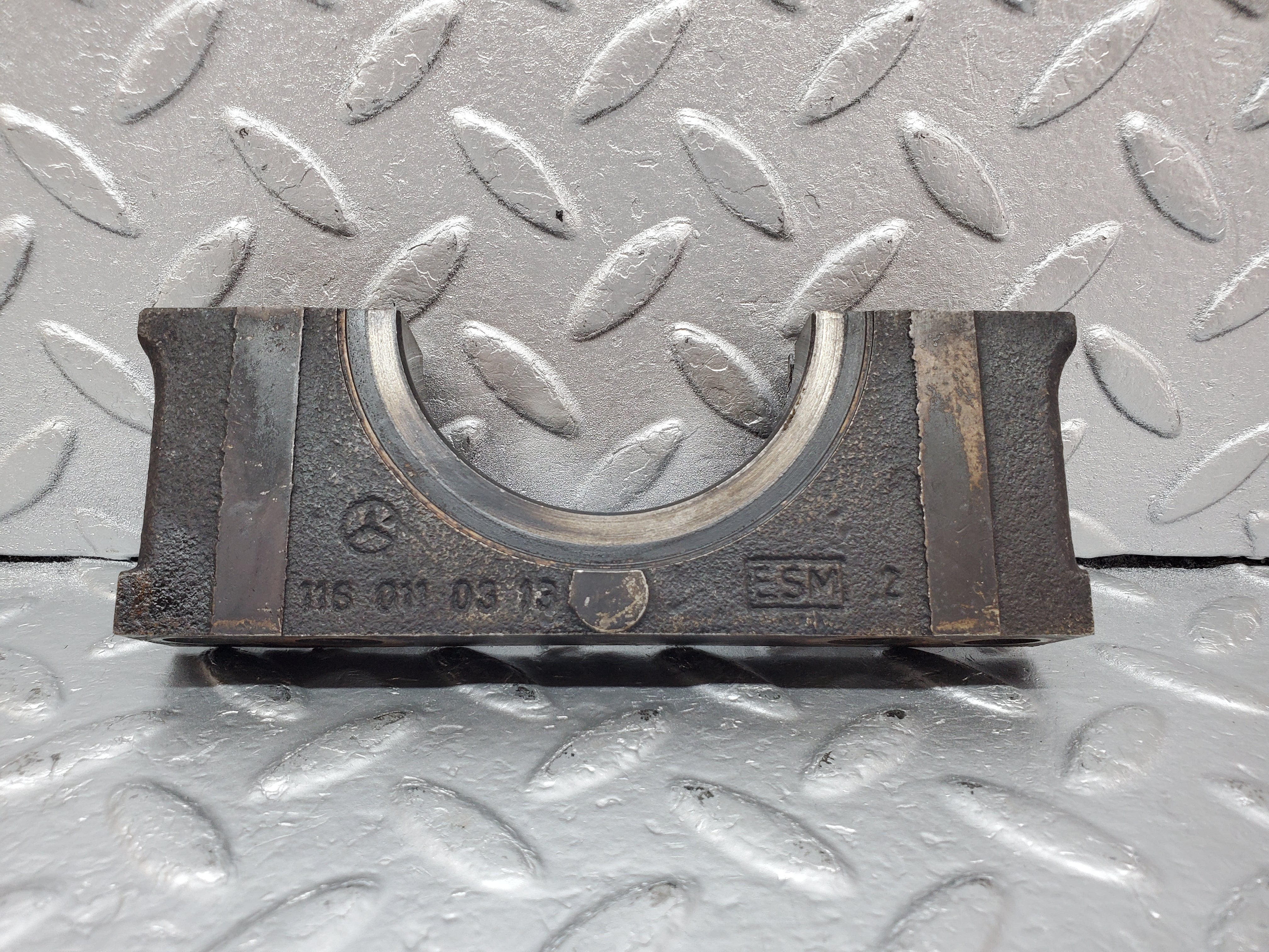 0923 Mercedes-Benz C107 350SLC Coupe Crankshaft Bearing Holder 1160110312