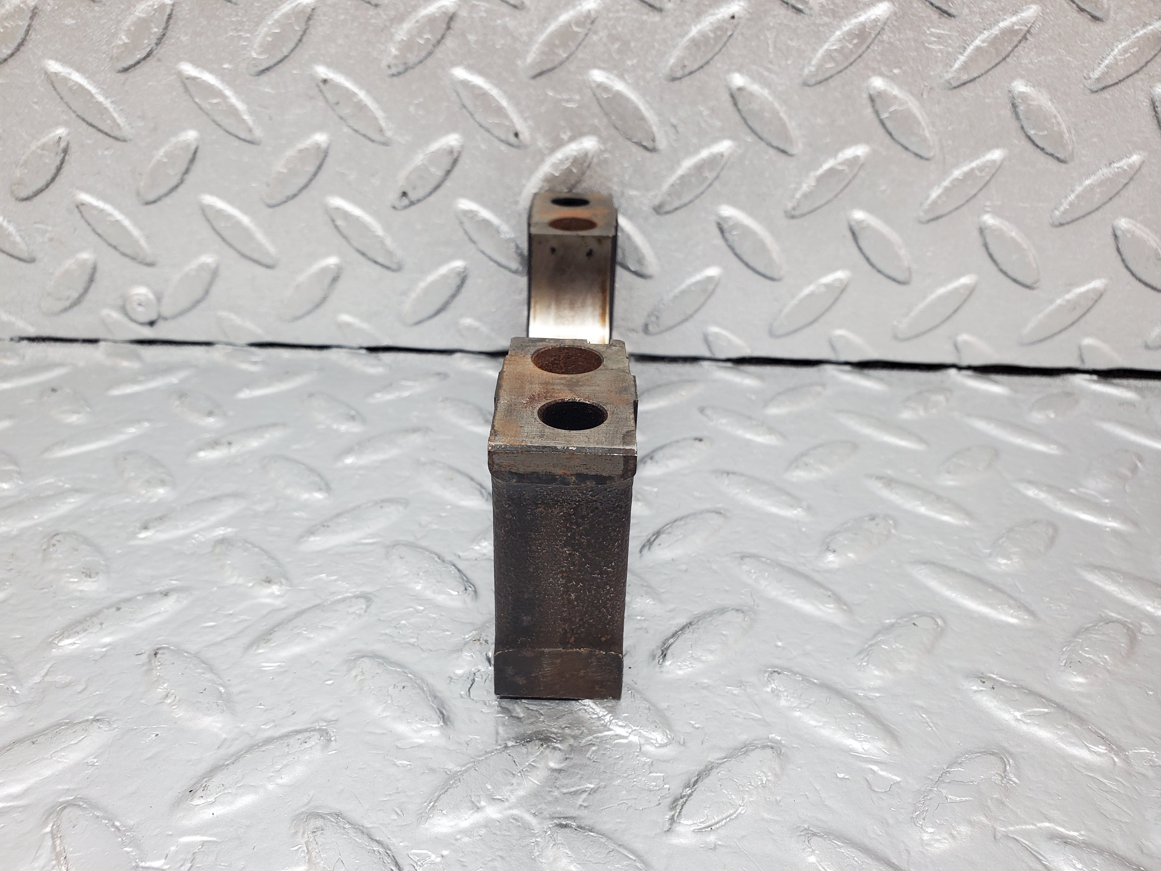 0923 Mercedes-Benz C107 350SLC Coupe Crankshaft Bearing Holder 1160110312