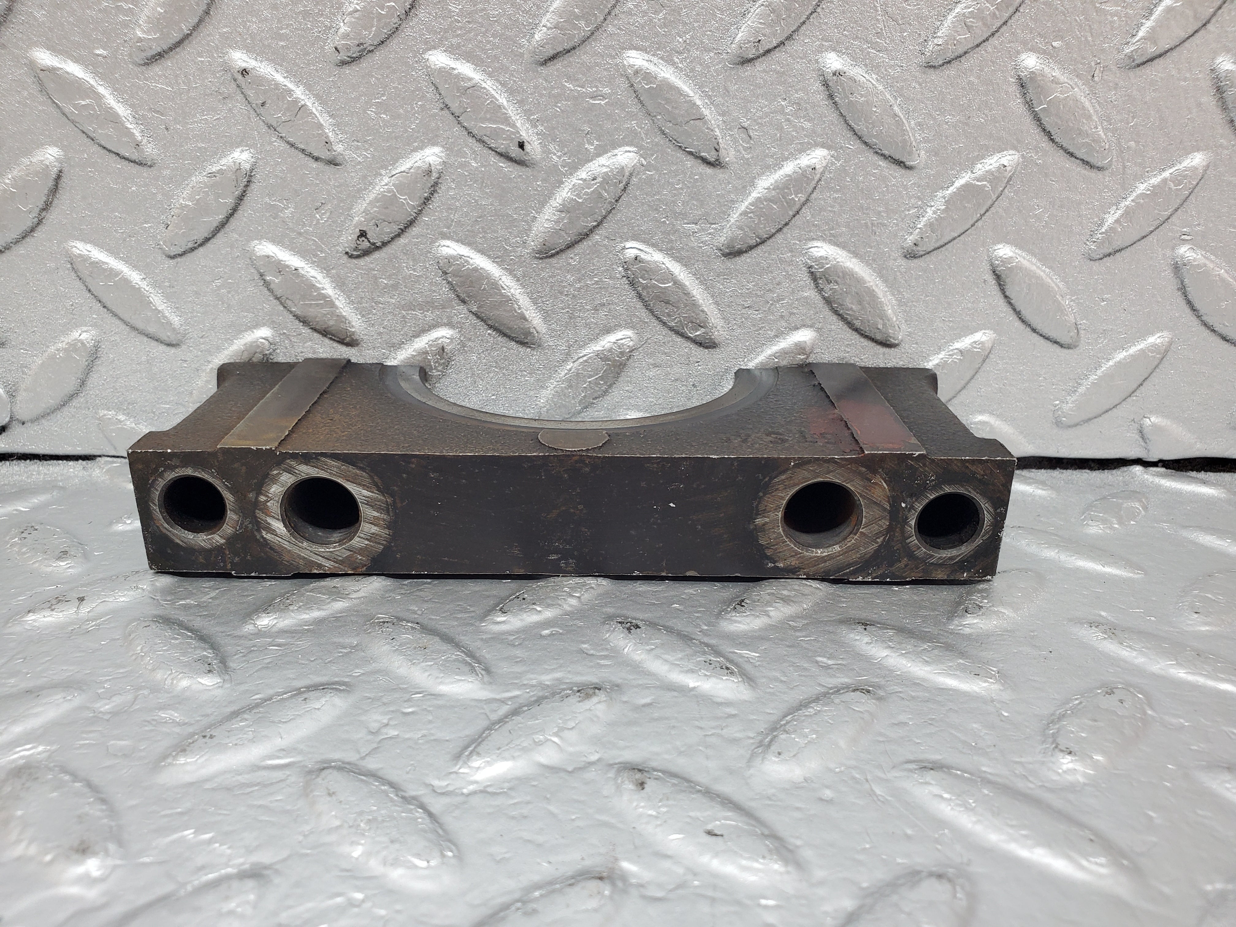 0923 Mercedes-Benz C107 350SLC Coupe Crankshaft Bearing Holder 1160110312