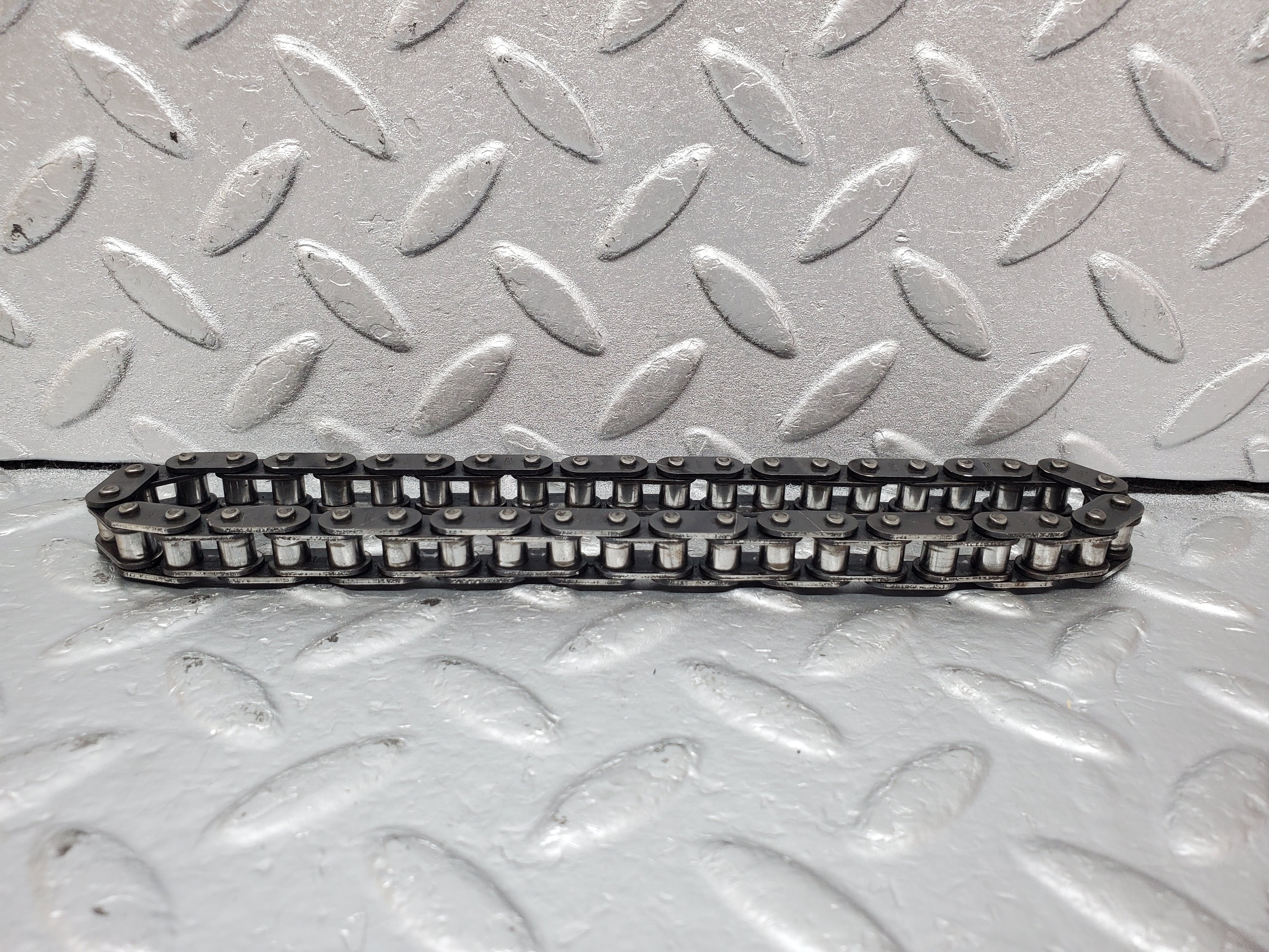 0932 Mercedes-Benz C107 350SLC Coupe Oil Pump Chain