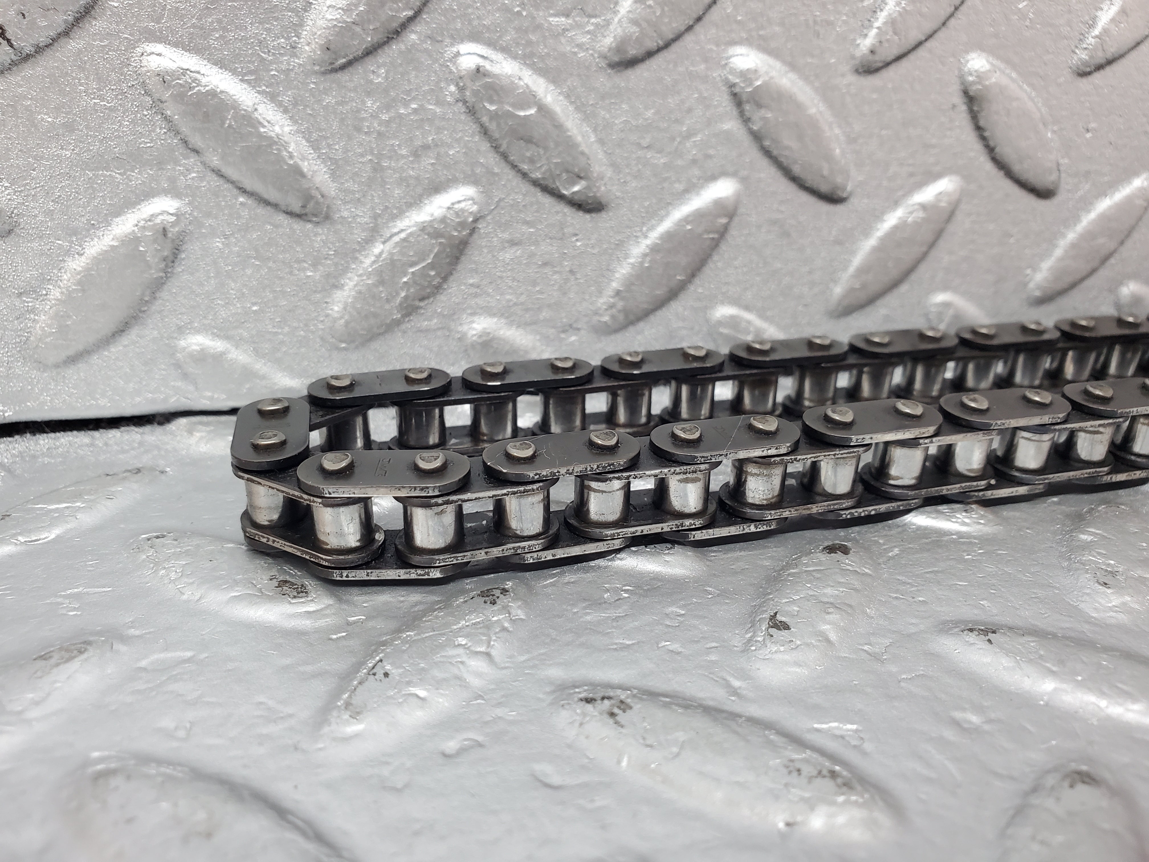 0932 Mercedes-Benz C107 350SLC Coupe Oil Pump Chain