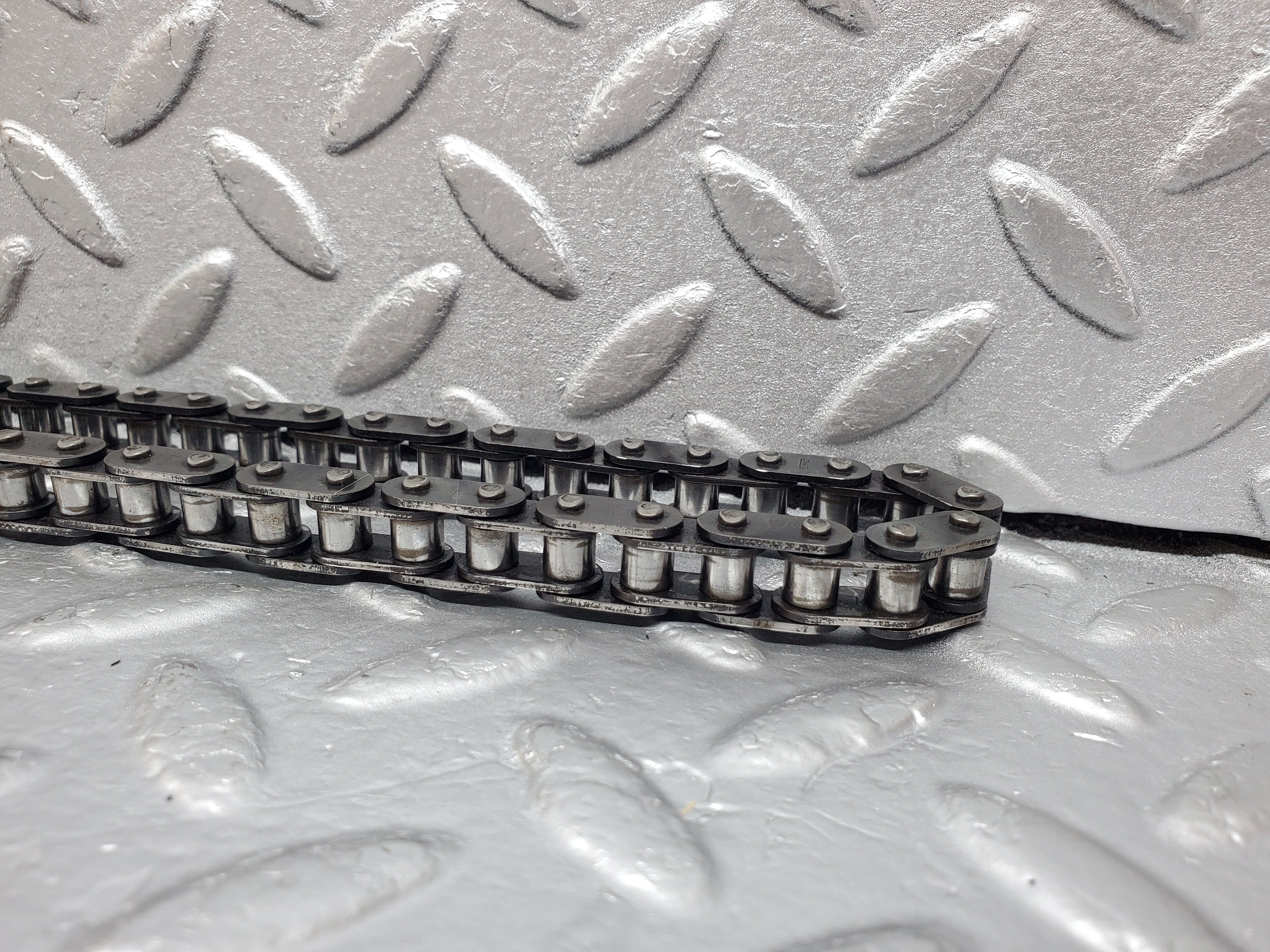 0932 Mercedes-Benz C107 350SLC Coupe Oil Pump Chain