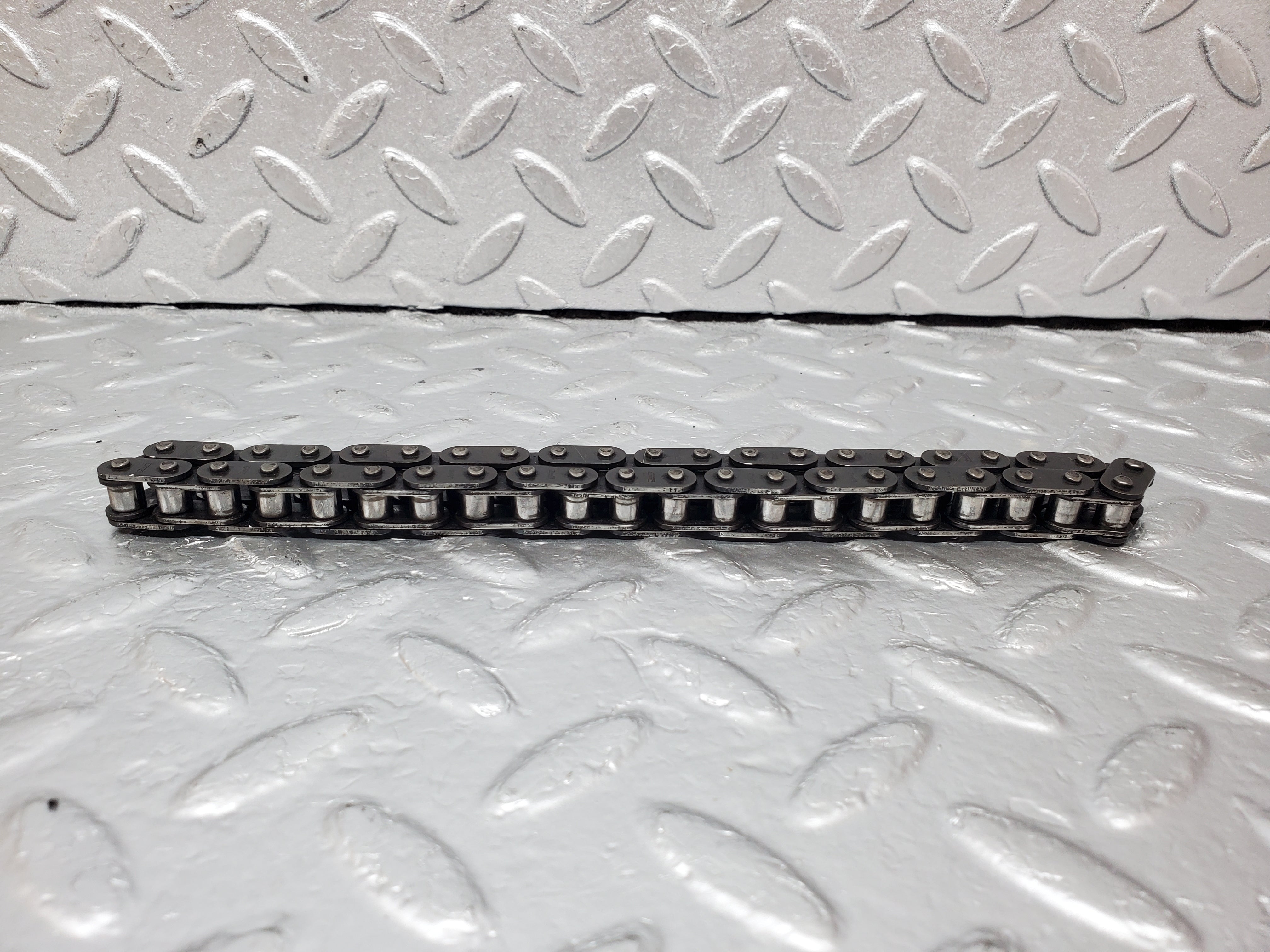 0932 Mercedes-Benz C107 350SLC Coupe Oil Pump Chain