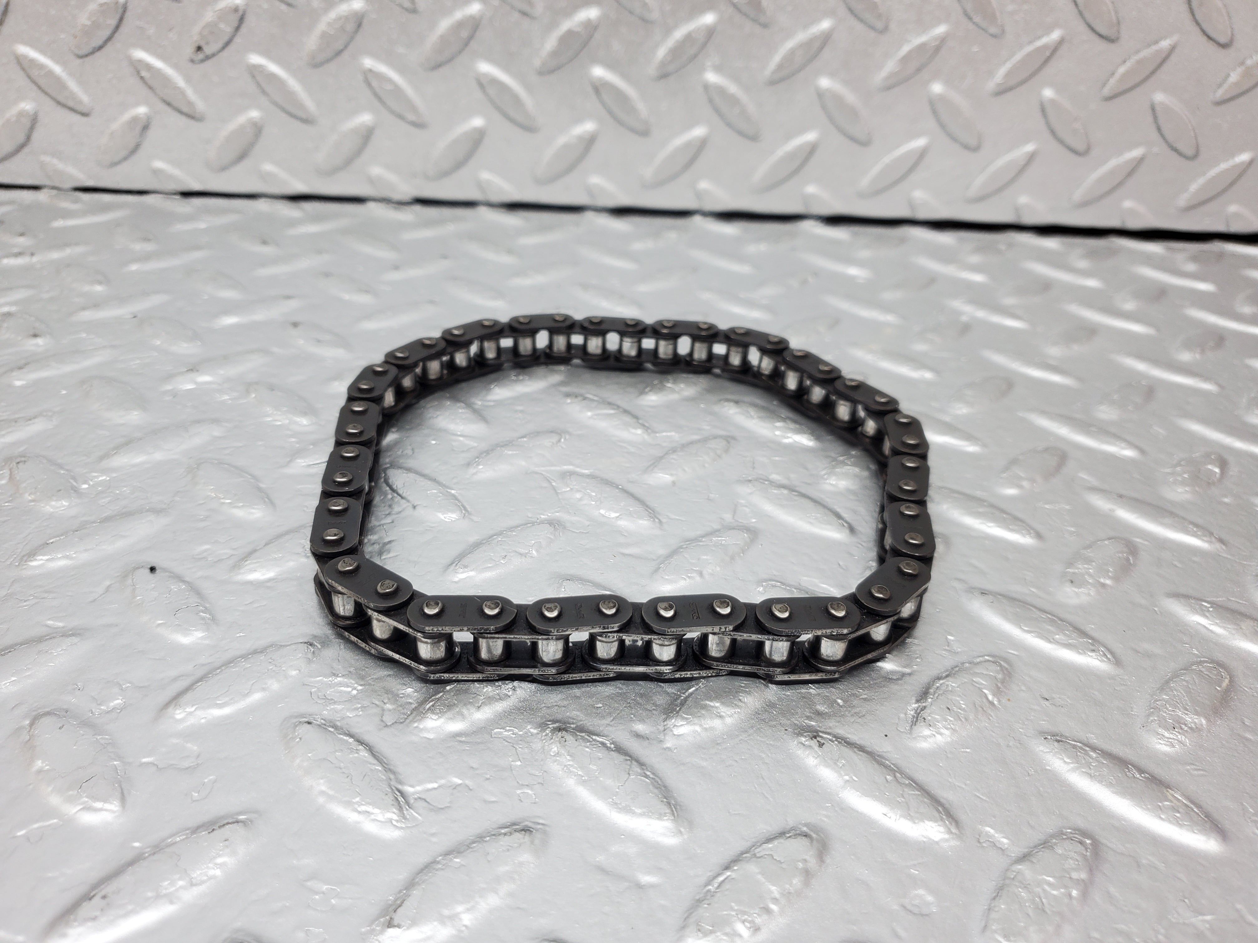 0932 Mercedes-Benz C107 350SLC Coupe Oil Pump Chain