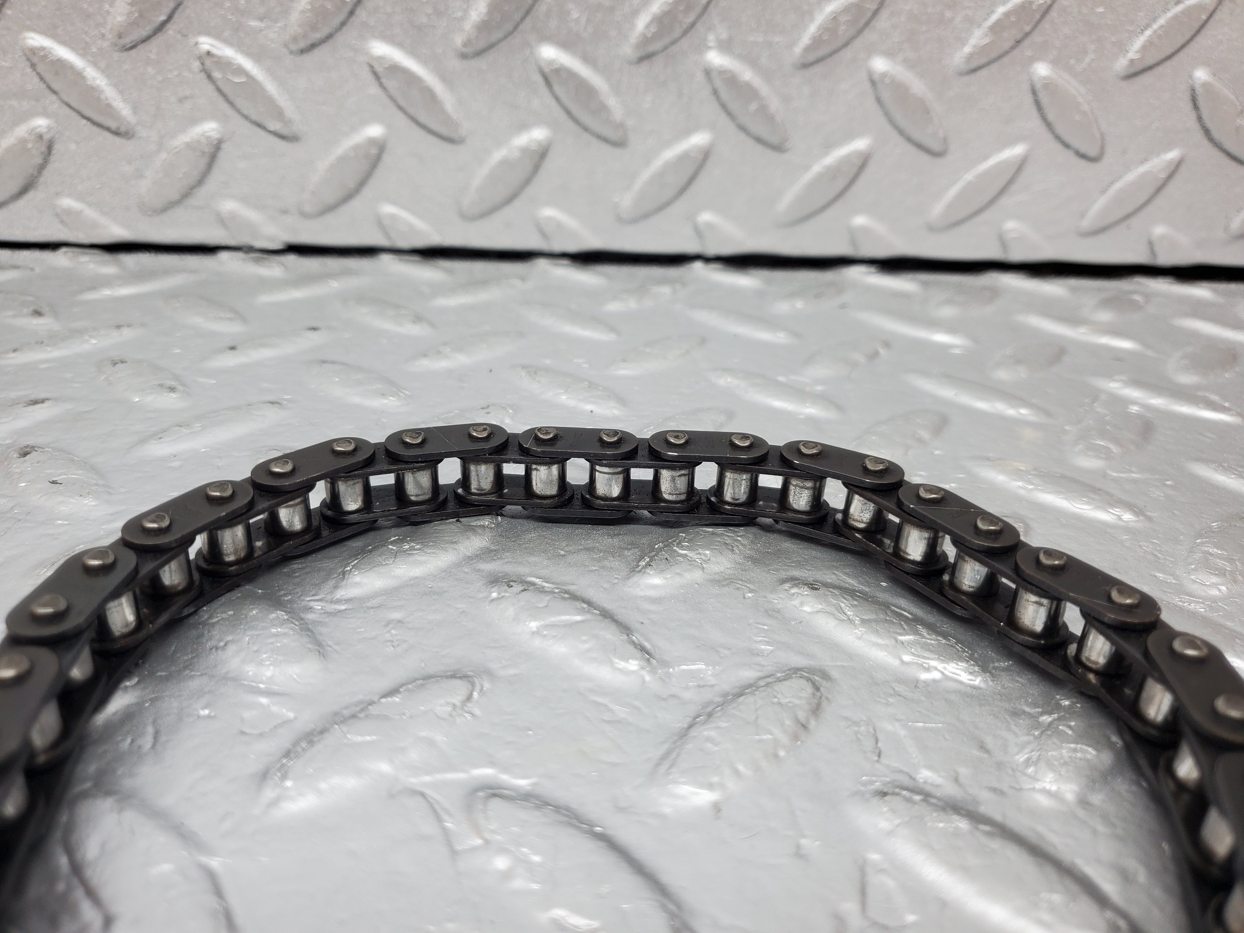 0932 Mercedes-Benz C107 350SLC Coupe Oil Pump Chain