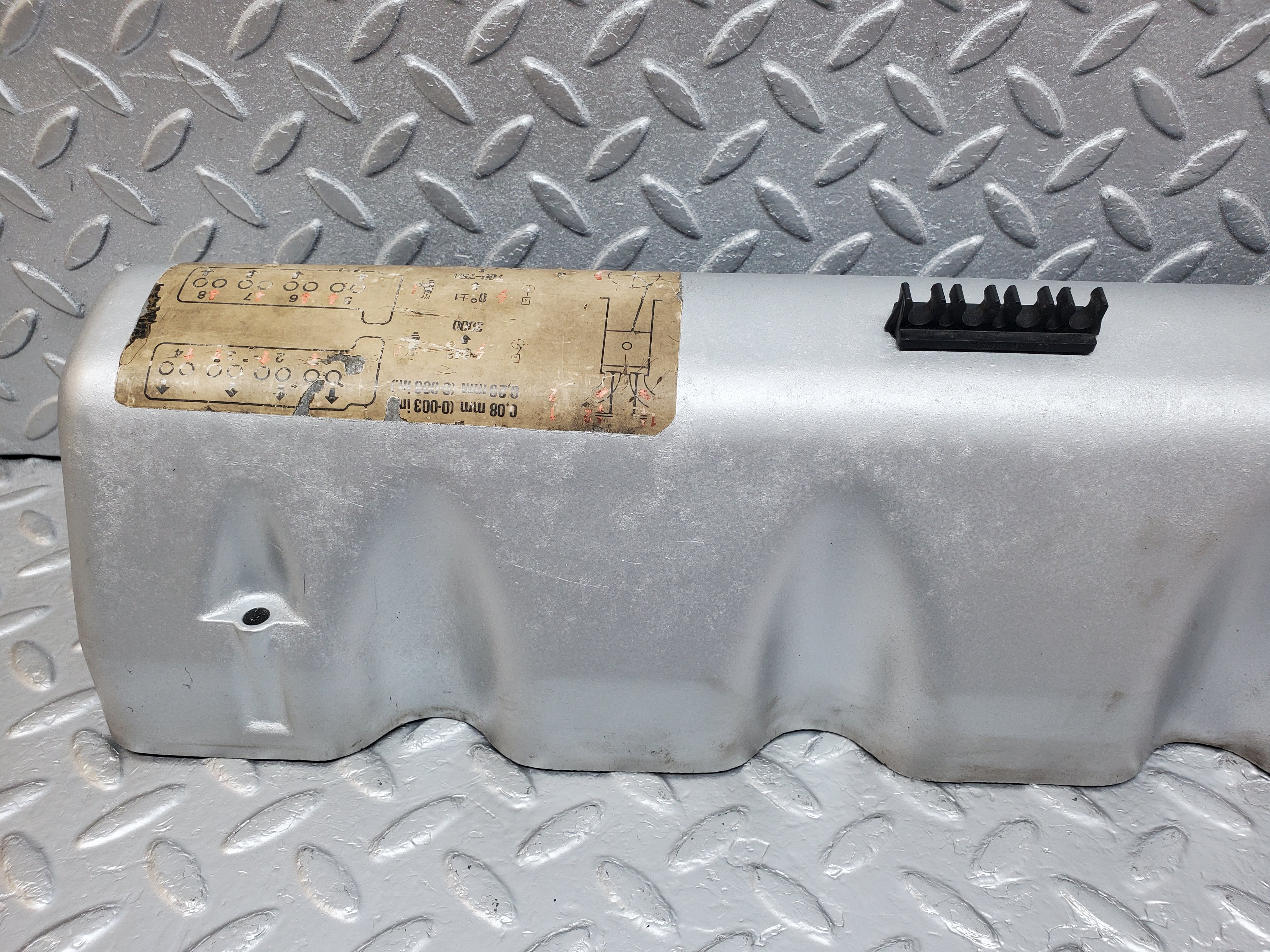 0935 Mercedes-Benz C107 350SLC Coupe Coupe Cylinder Head Cover Left Side 1160161805