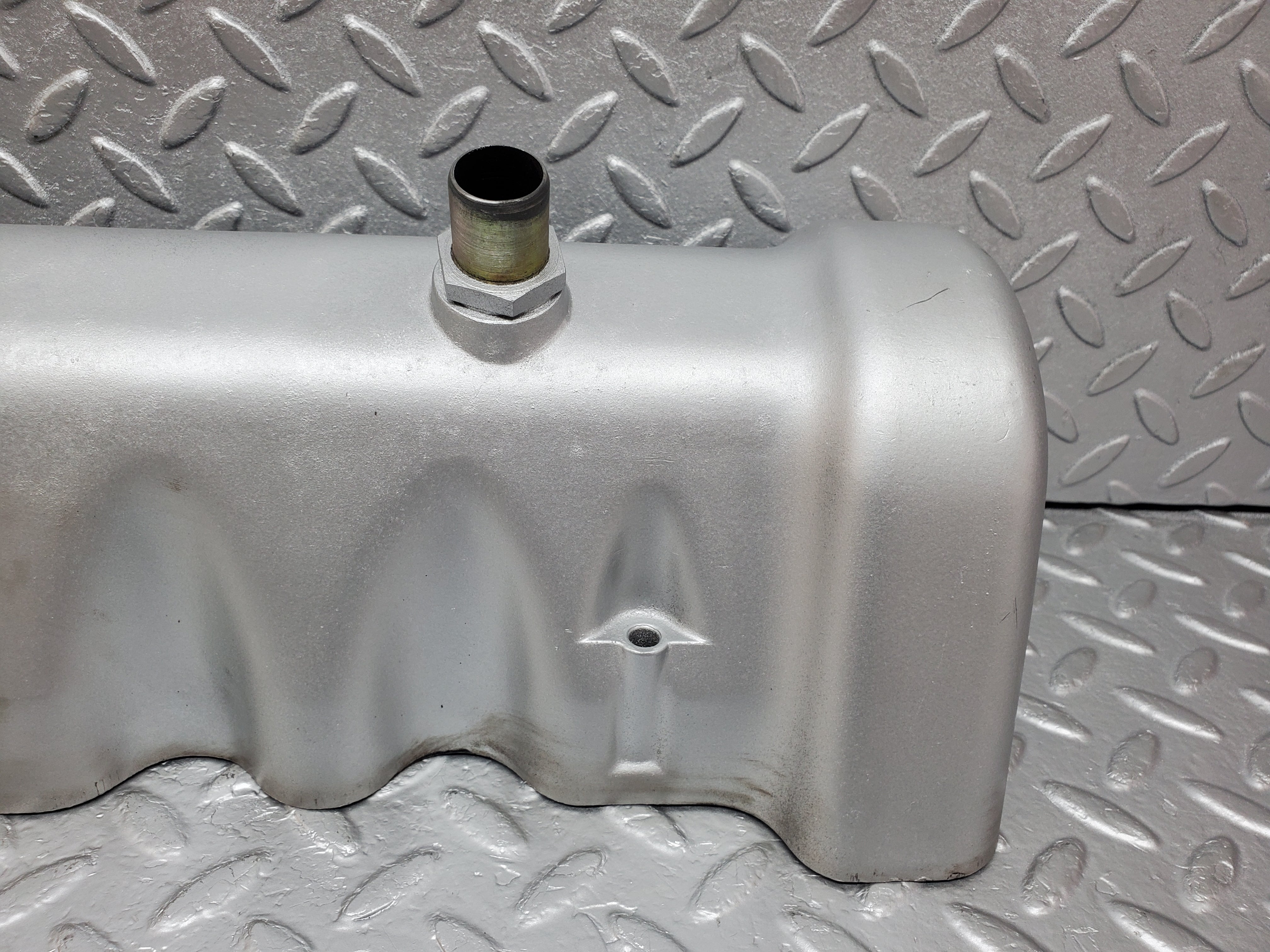 0935 Mercedes-Benz C107 350SLC Coupe Coupe Cylinder Head Cover Left Side 1160161805