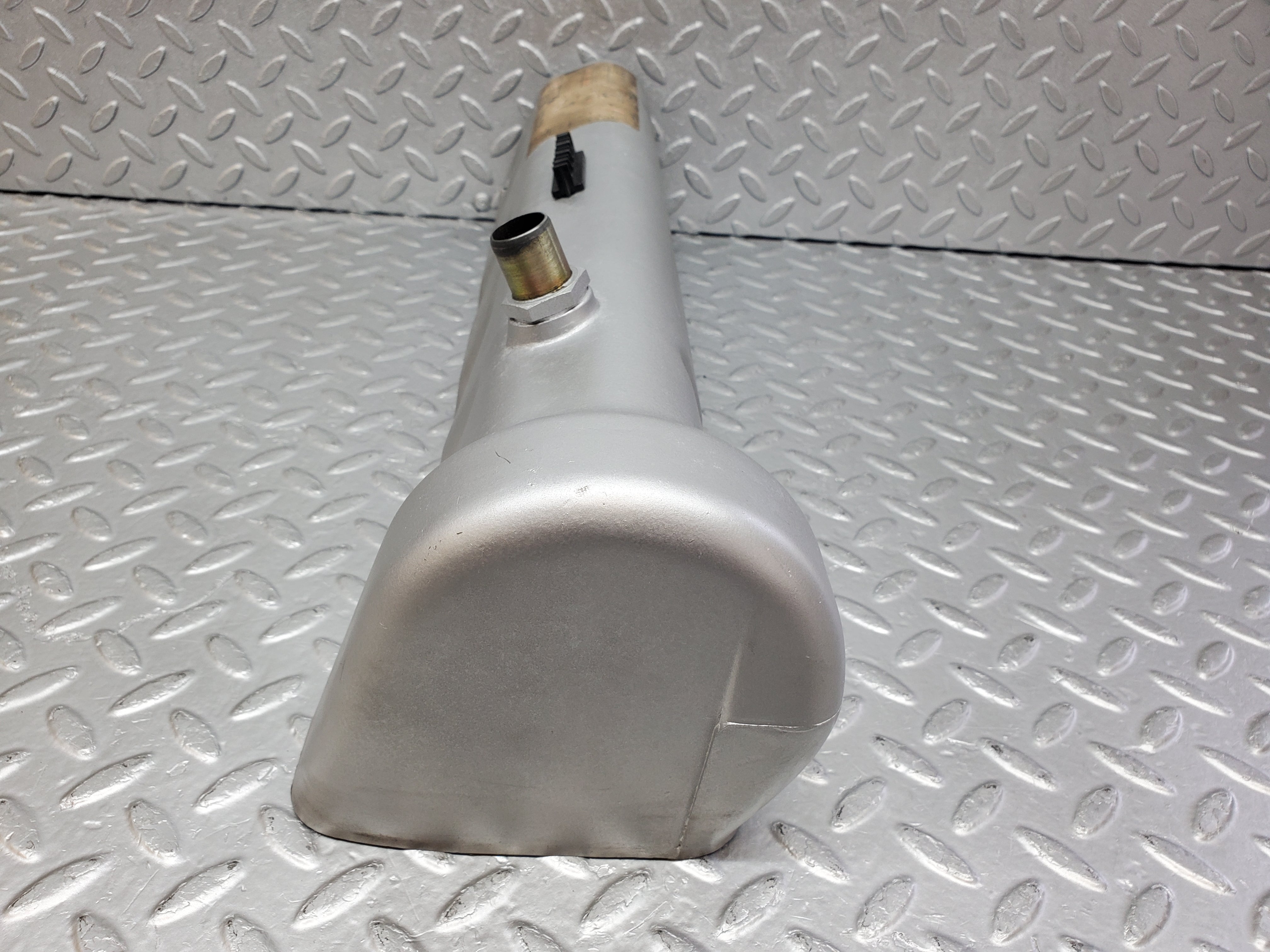 0935 Mercedes-Benz C107 350SLC Coupe Coupe Cylinder Head Cover Left Side 1160161805