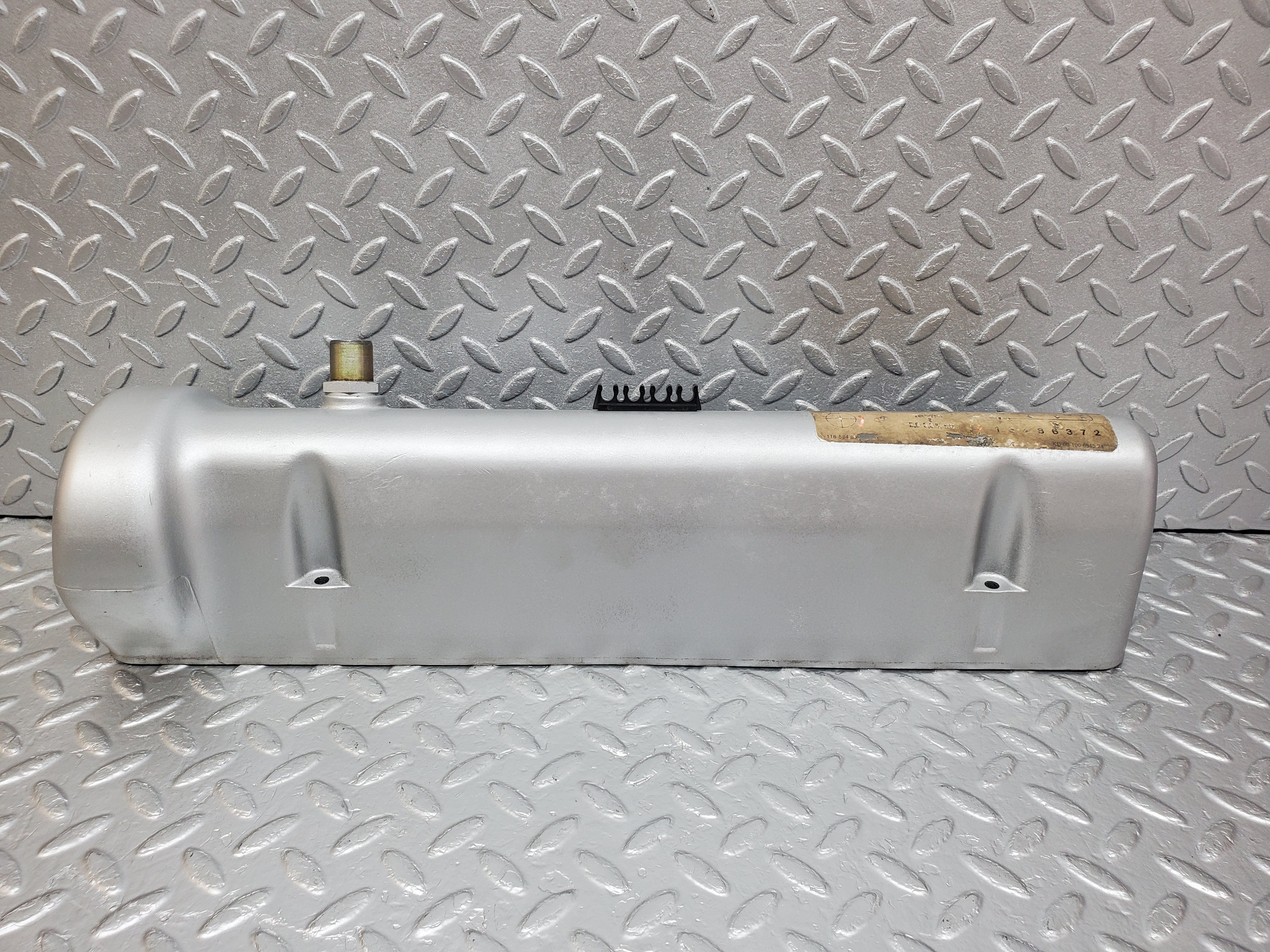 0935 Mercedes-Benz C107 350SLC Coupe Coupe Cylinder Head Cover Left Side 1160161805