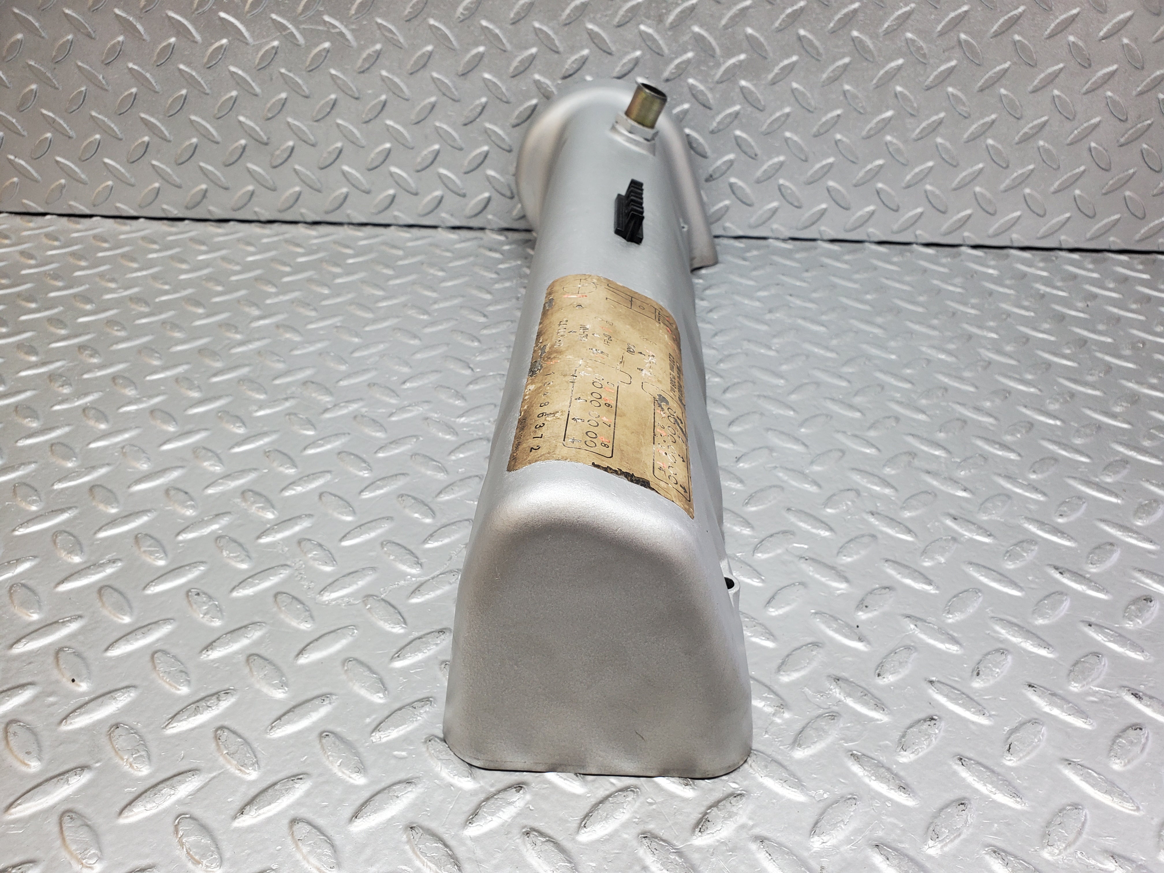 0935 Mercedes-Benz C107 350SLC Coupe Coupe Cylinder Head Cover Left Side 1160161805