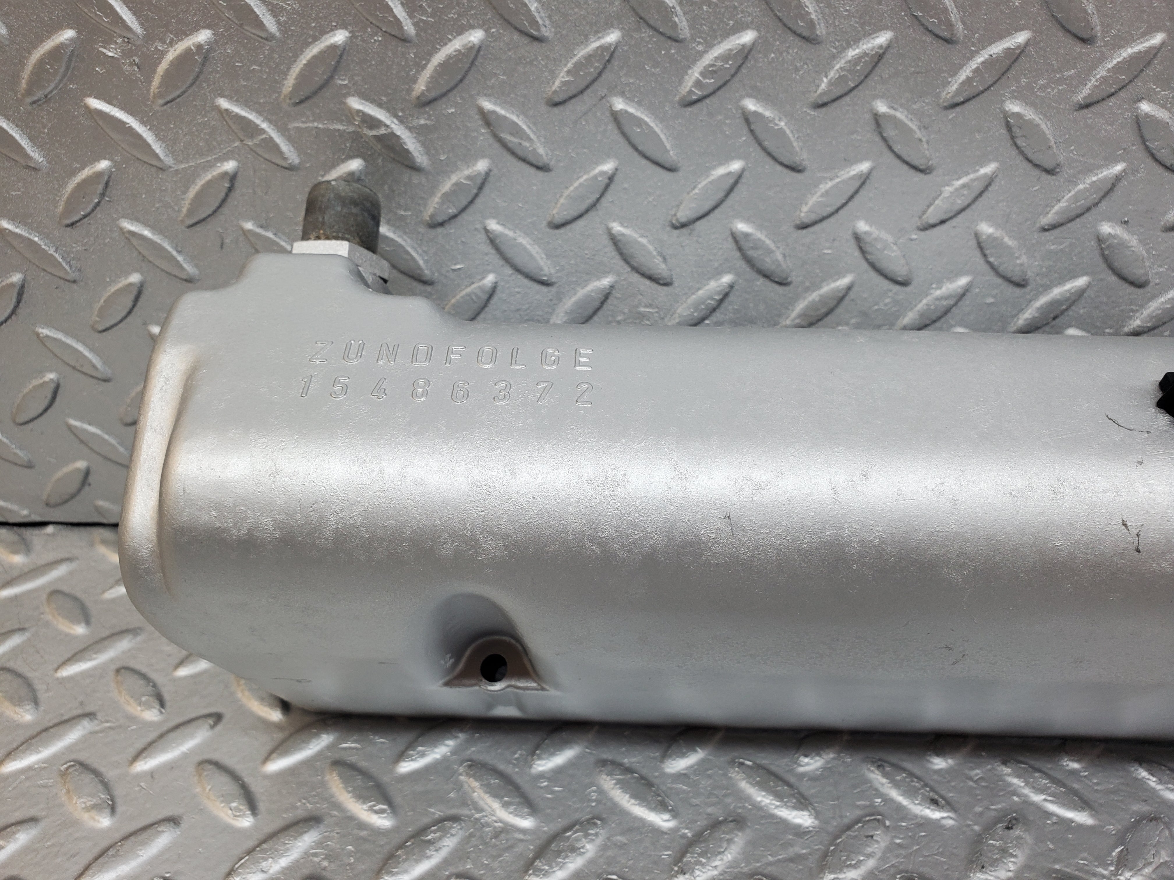 0939 Mercedes-Benz C107 350SLC Coupe Cylinder Head Cover Right 1160161905