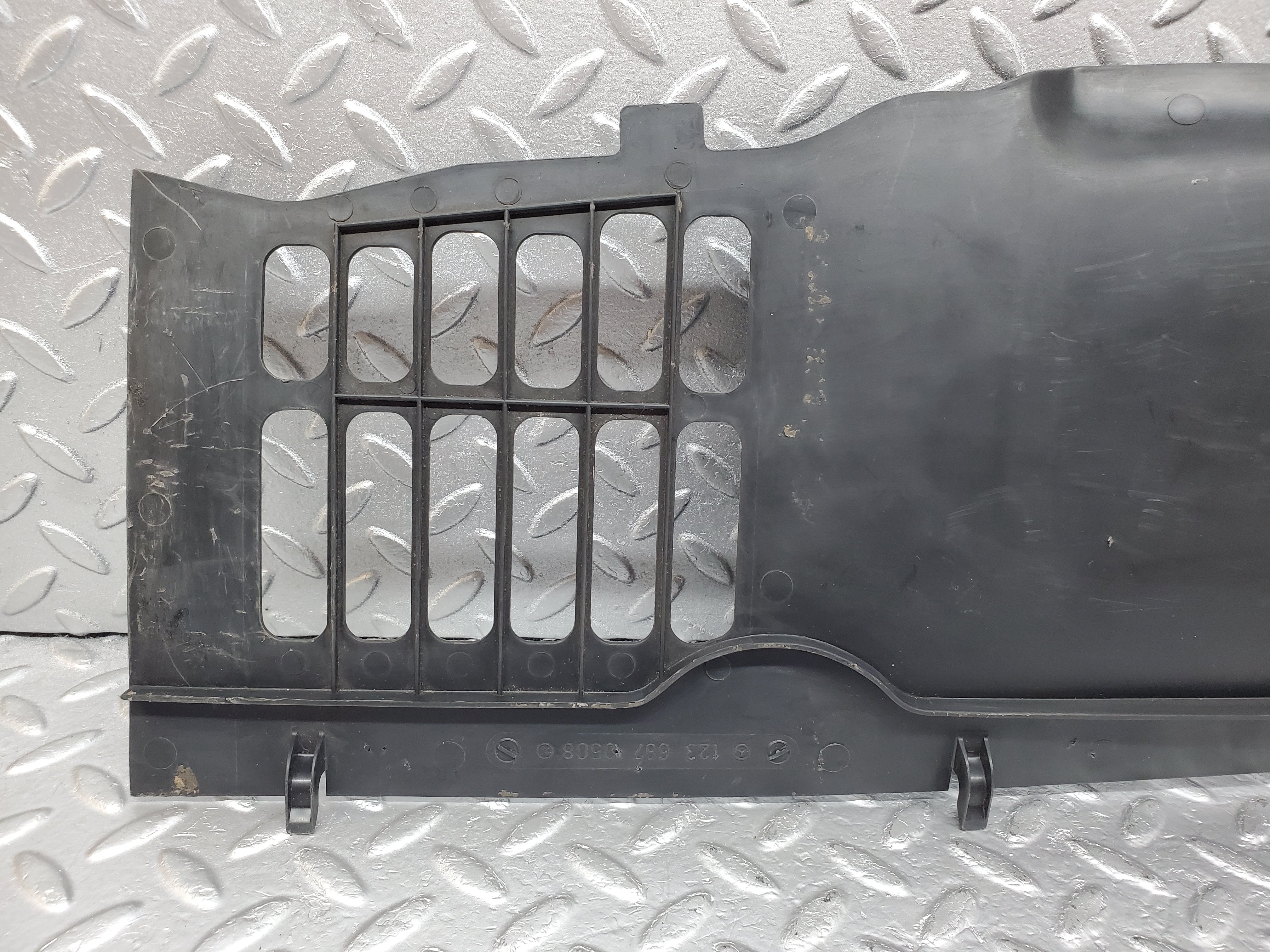 0951 Mercedes-Benz C123 230CE Coupe Dashboard Under Panel 1236870508