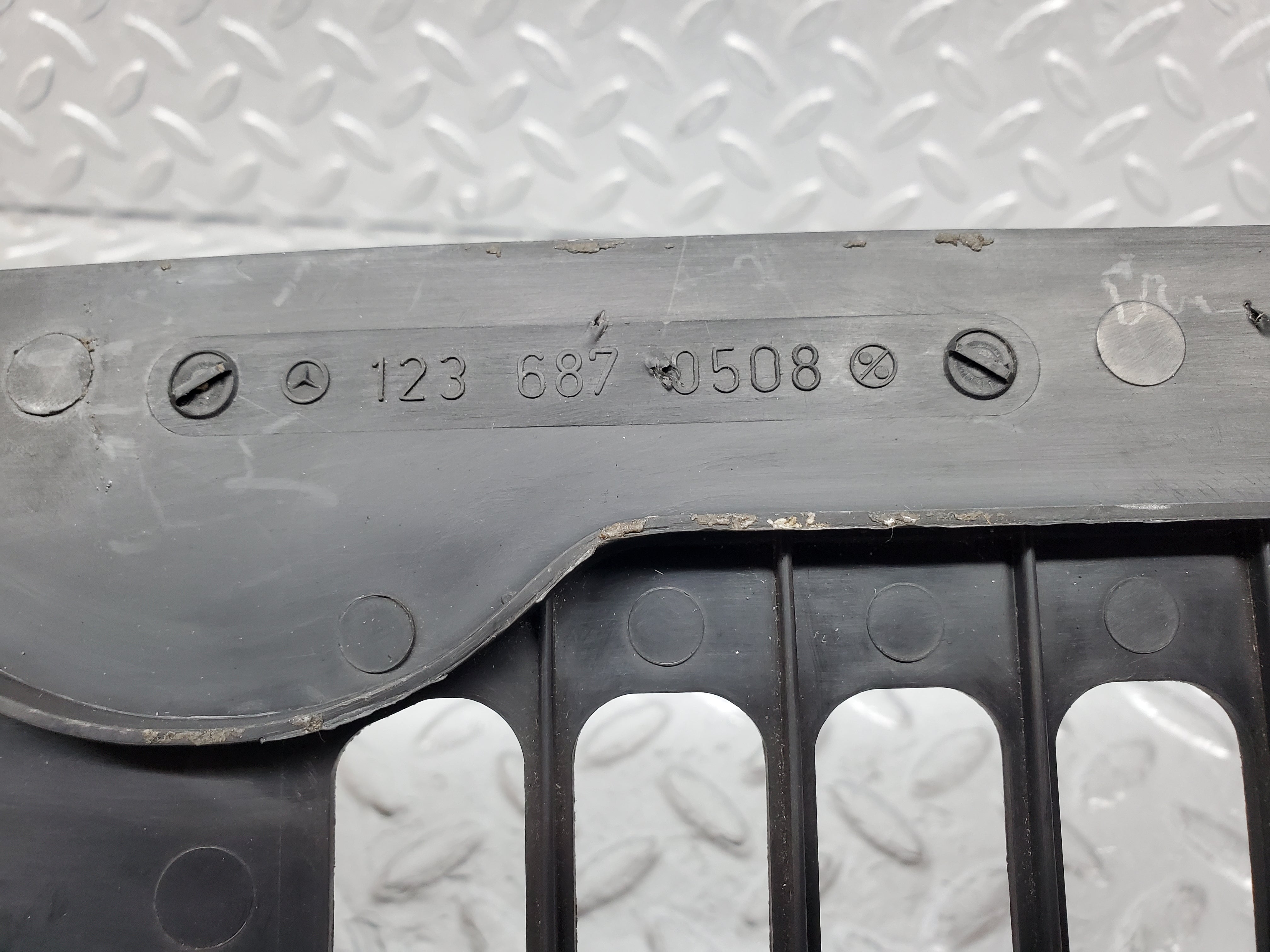 0951 Mercedes-Benz C123 230CE Coupe Dashboard Under Panel 1236870508