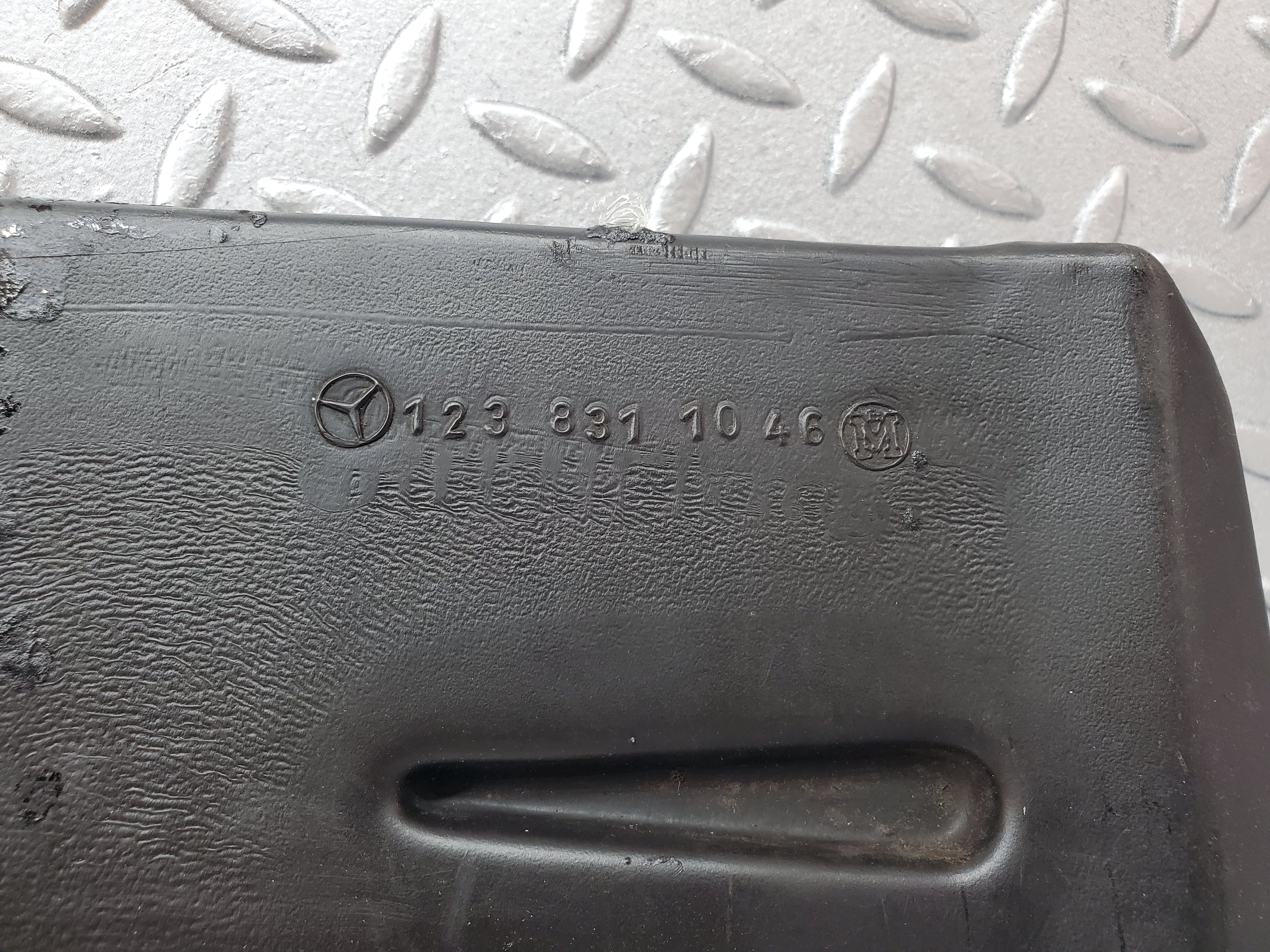 0953 Mercedes-Benz C123 230CE Coupe Heating Air Duct Right Side 1238311046