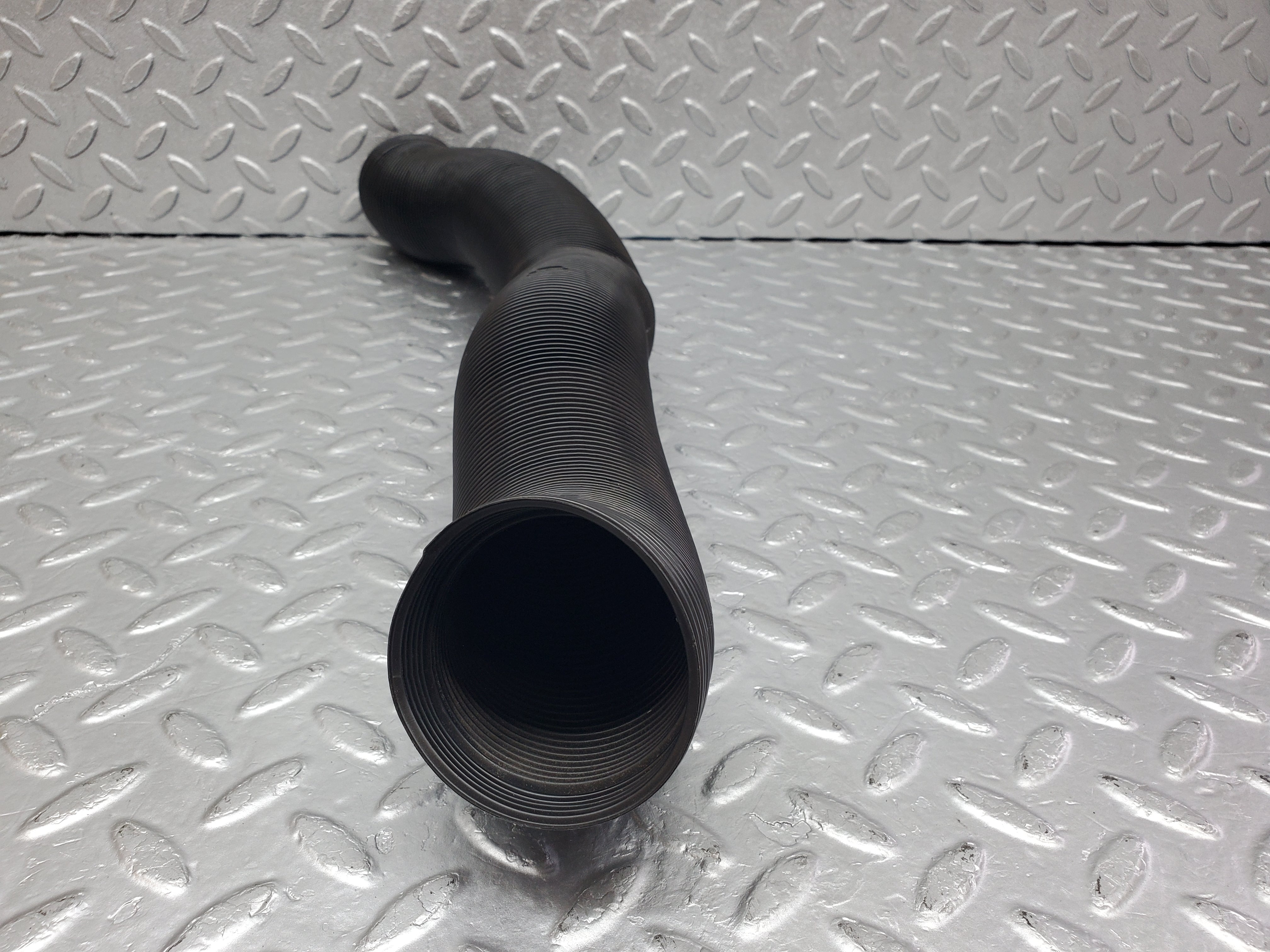 0965 Mercedes-Benz C123 230CE Air Duct Pipe Hose