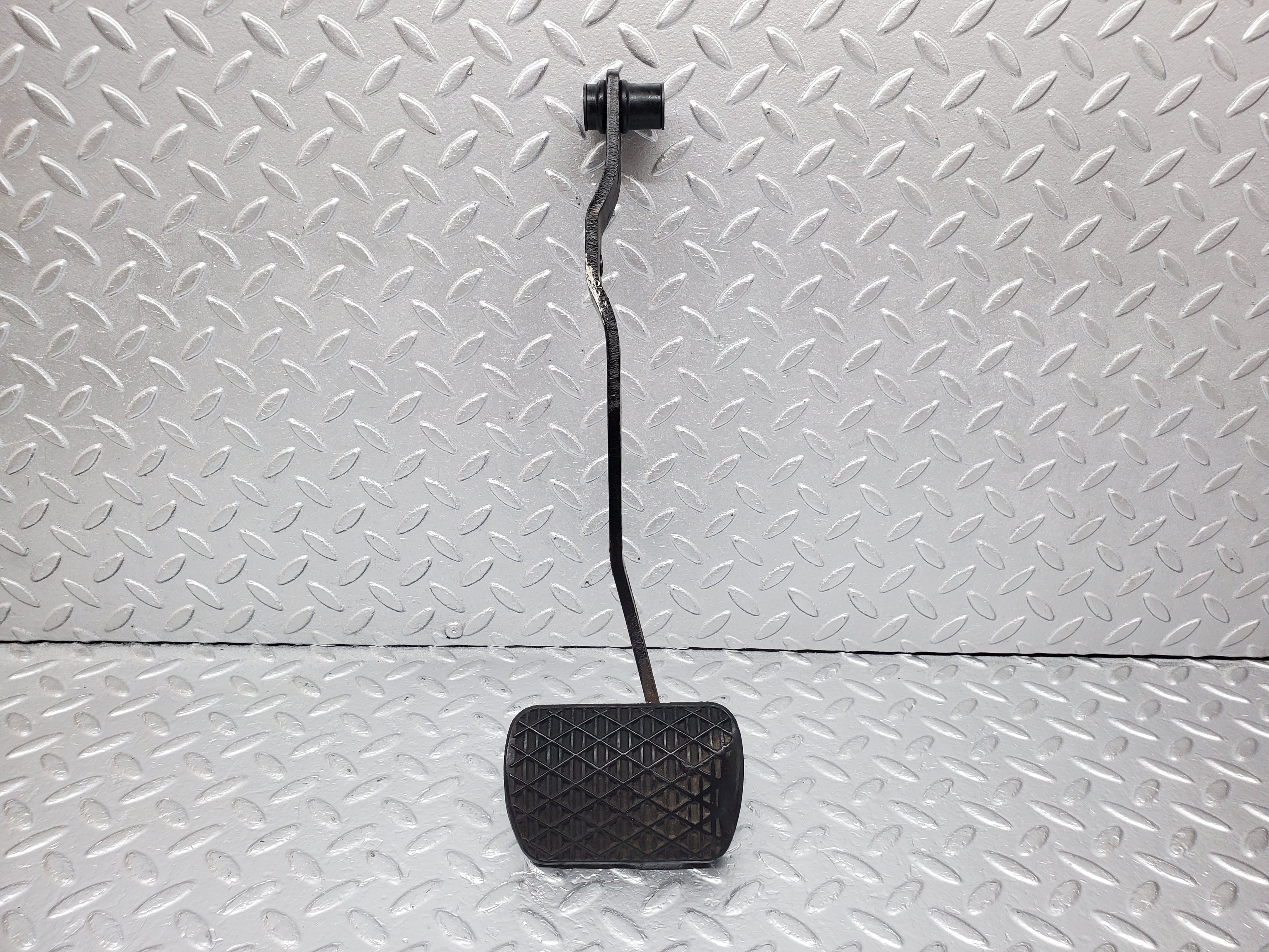 0972 Mercedes-Benz C123 230CE Brake Pedal With Rubber 1232910082