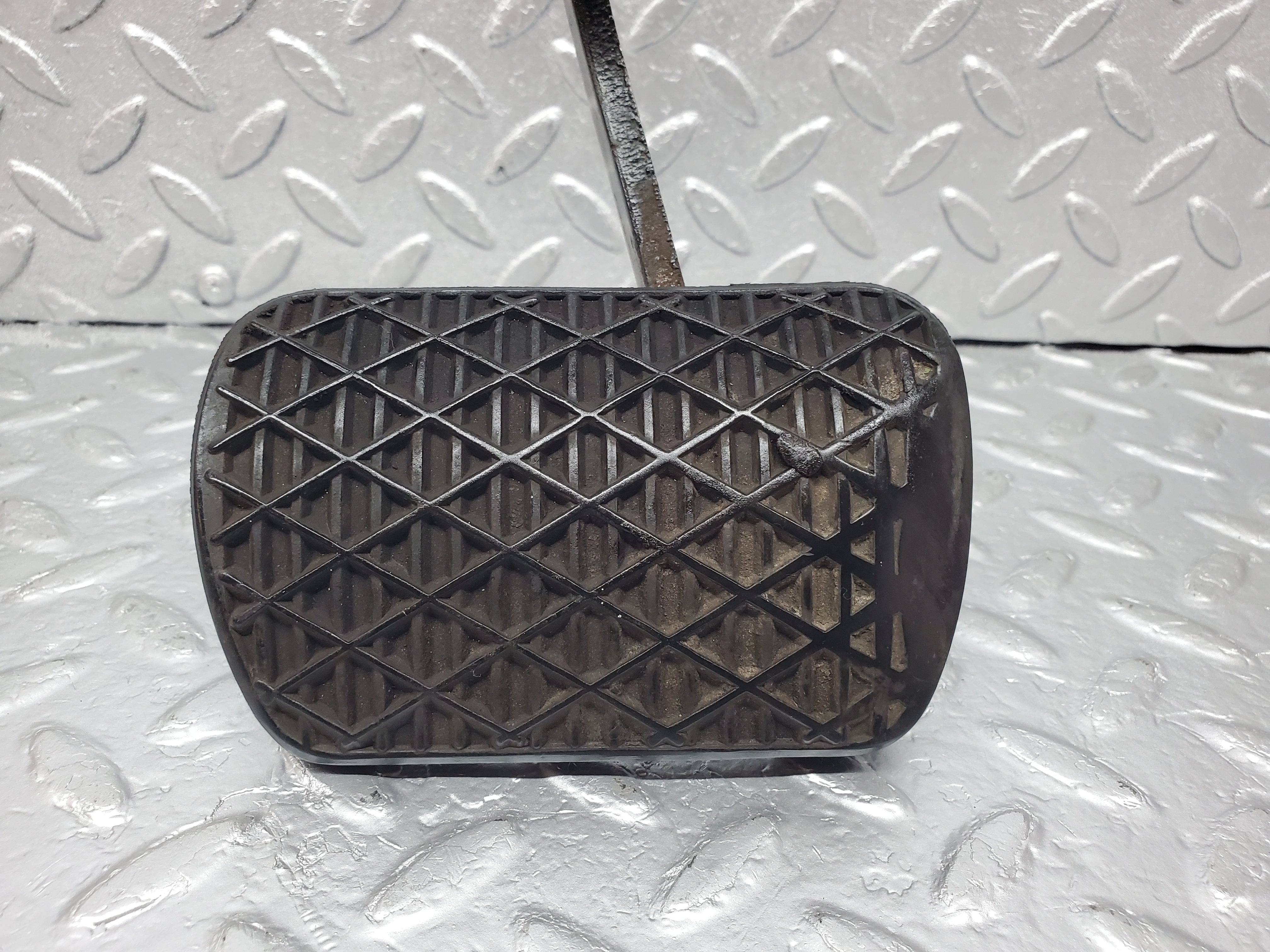 0972 Mercedes-Benz C123 230CE Brake Pedal With Rubber 1232910082