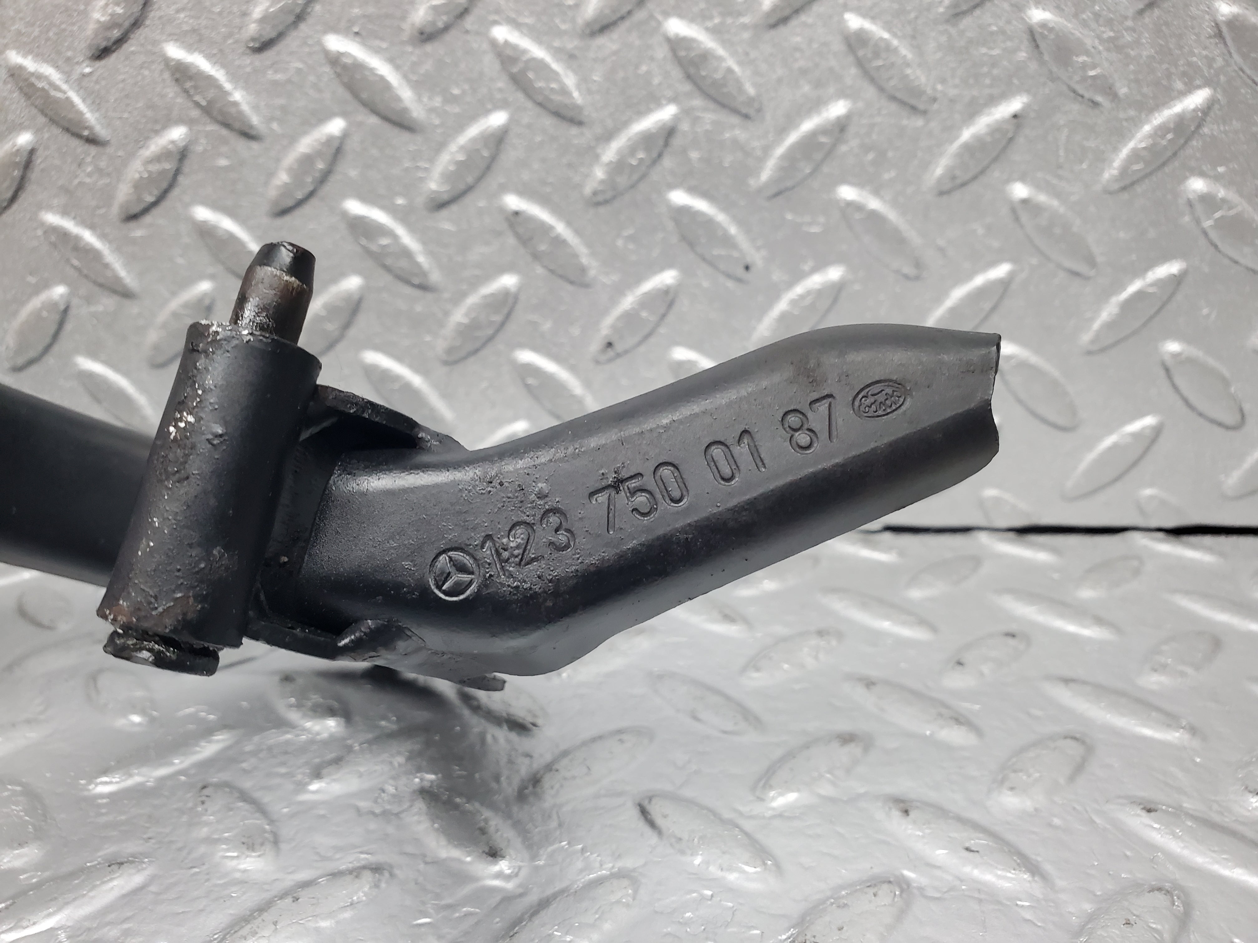 0974 Mercedes-Benz C123 230CE Coupe Trunk Lid Hinge Left Side 1237500187