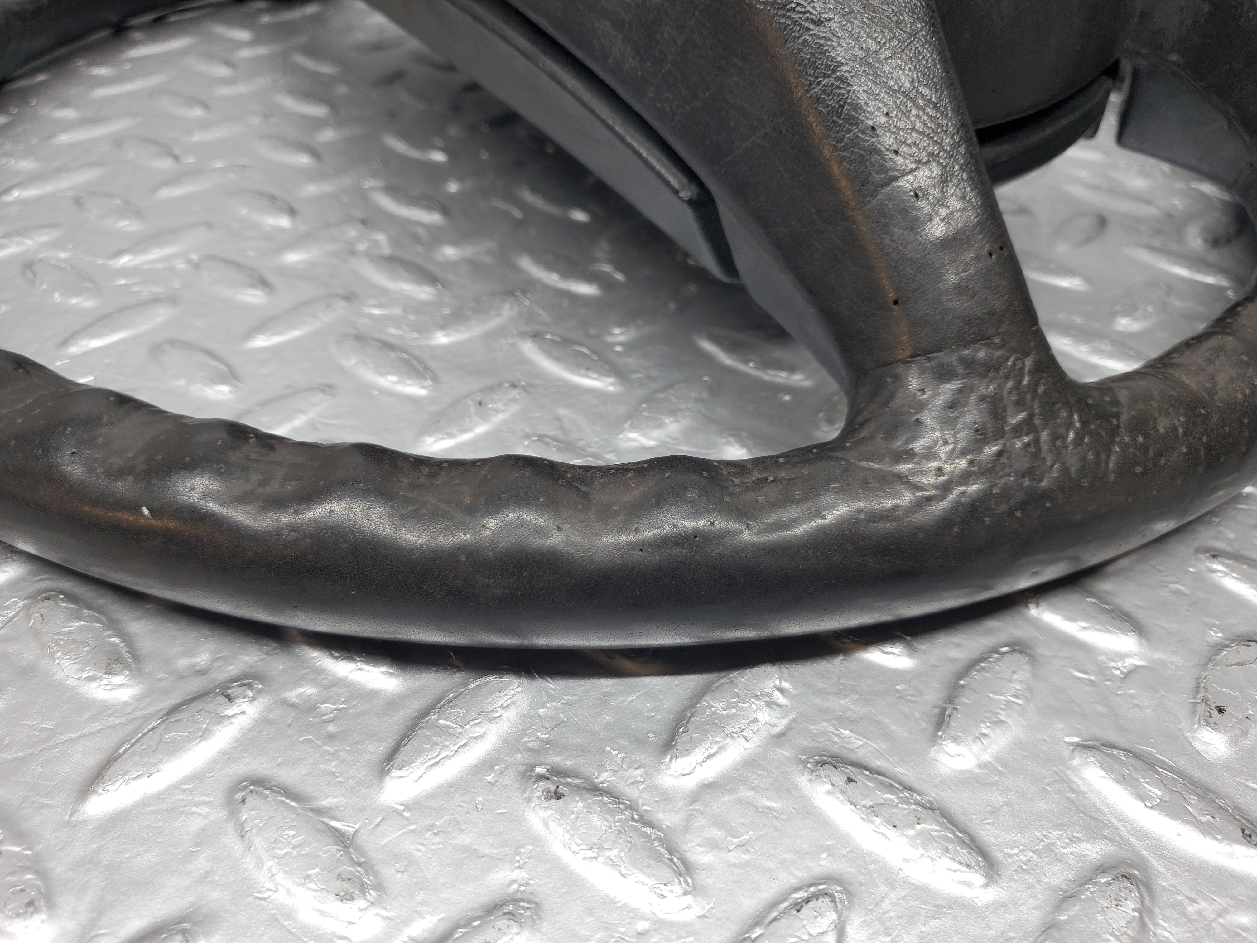 0948 Mercedes-Benz C123 230CE Steering Wheel 1264640017