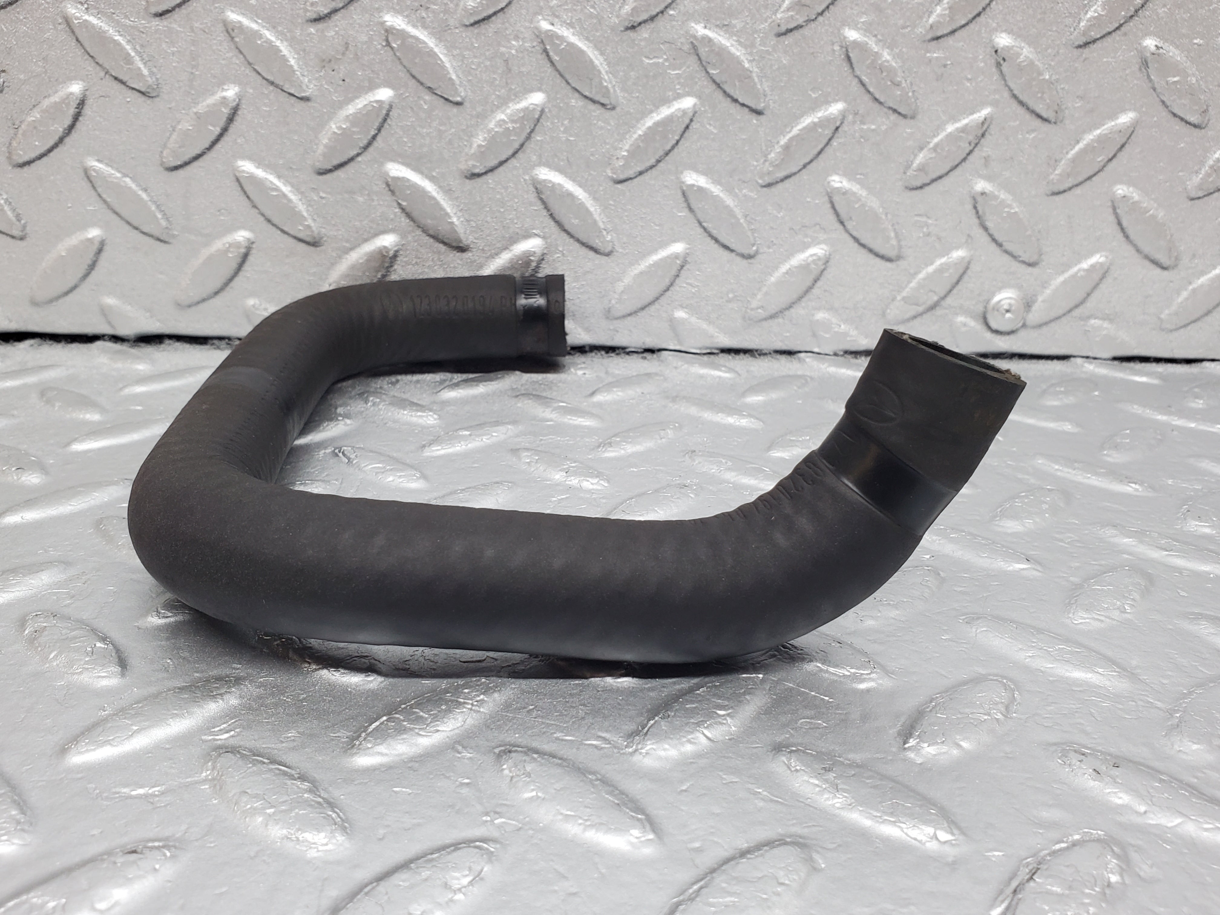 0989 Mercedes-Benz C123 230CE Heater Hose 1238320194