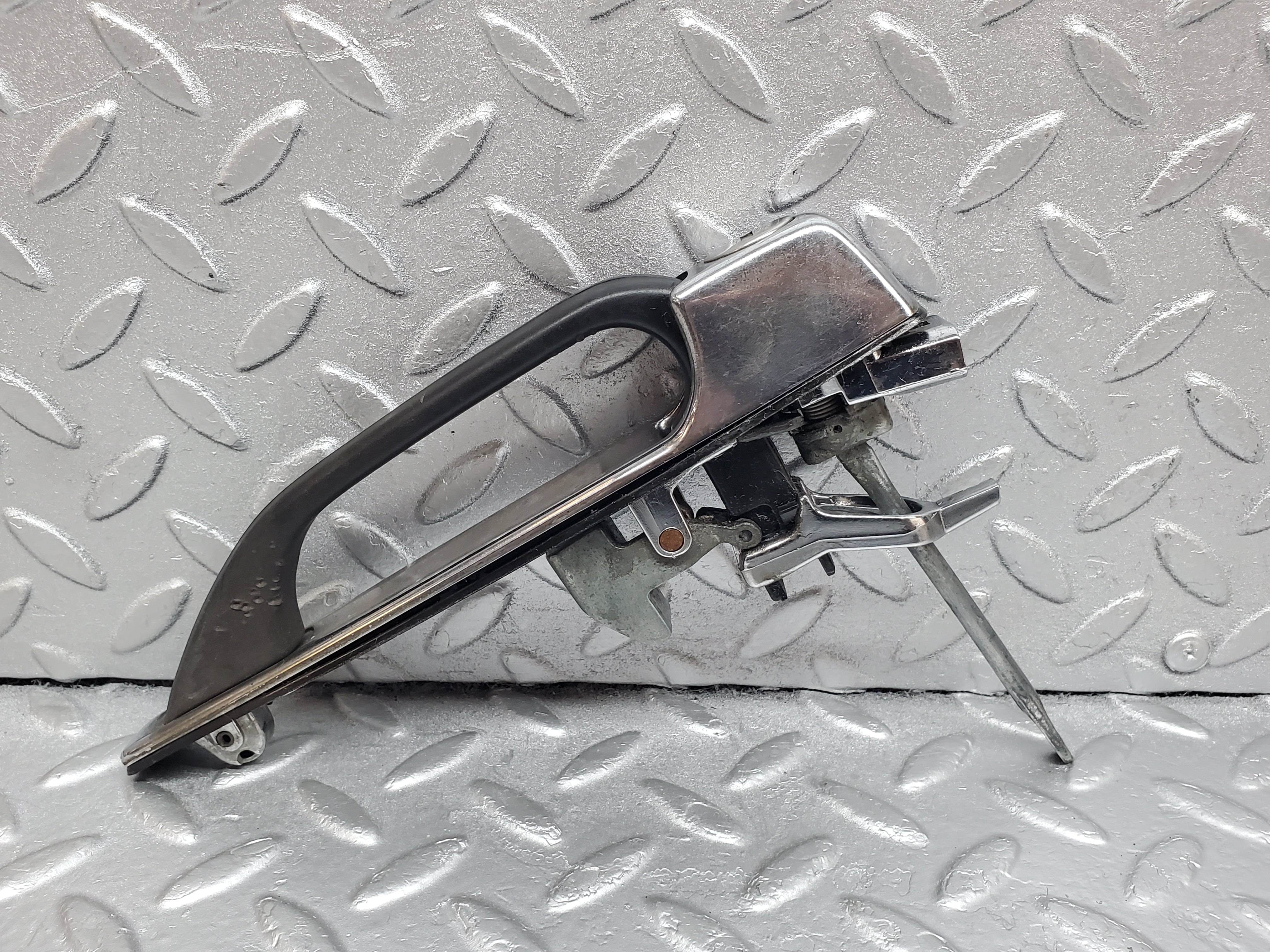 1006 Mercedes-Benz C123 230CE Coupe Left Door Exterior Handle No Key 1237600259
