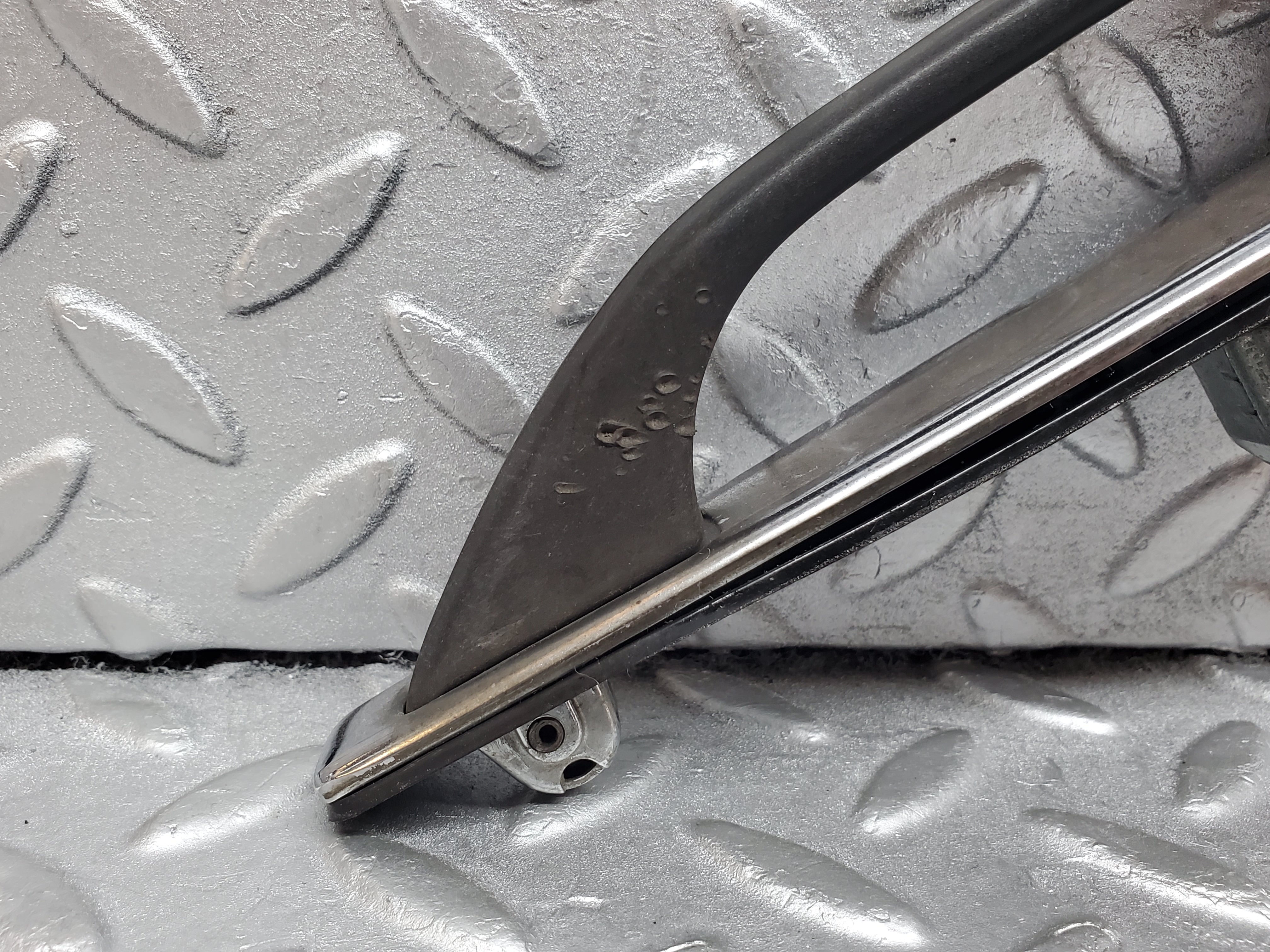 1006 Mercedes-Benz C123 230CE Coupe Left Door Exterior Handle No Key 1237600259