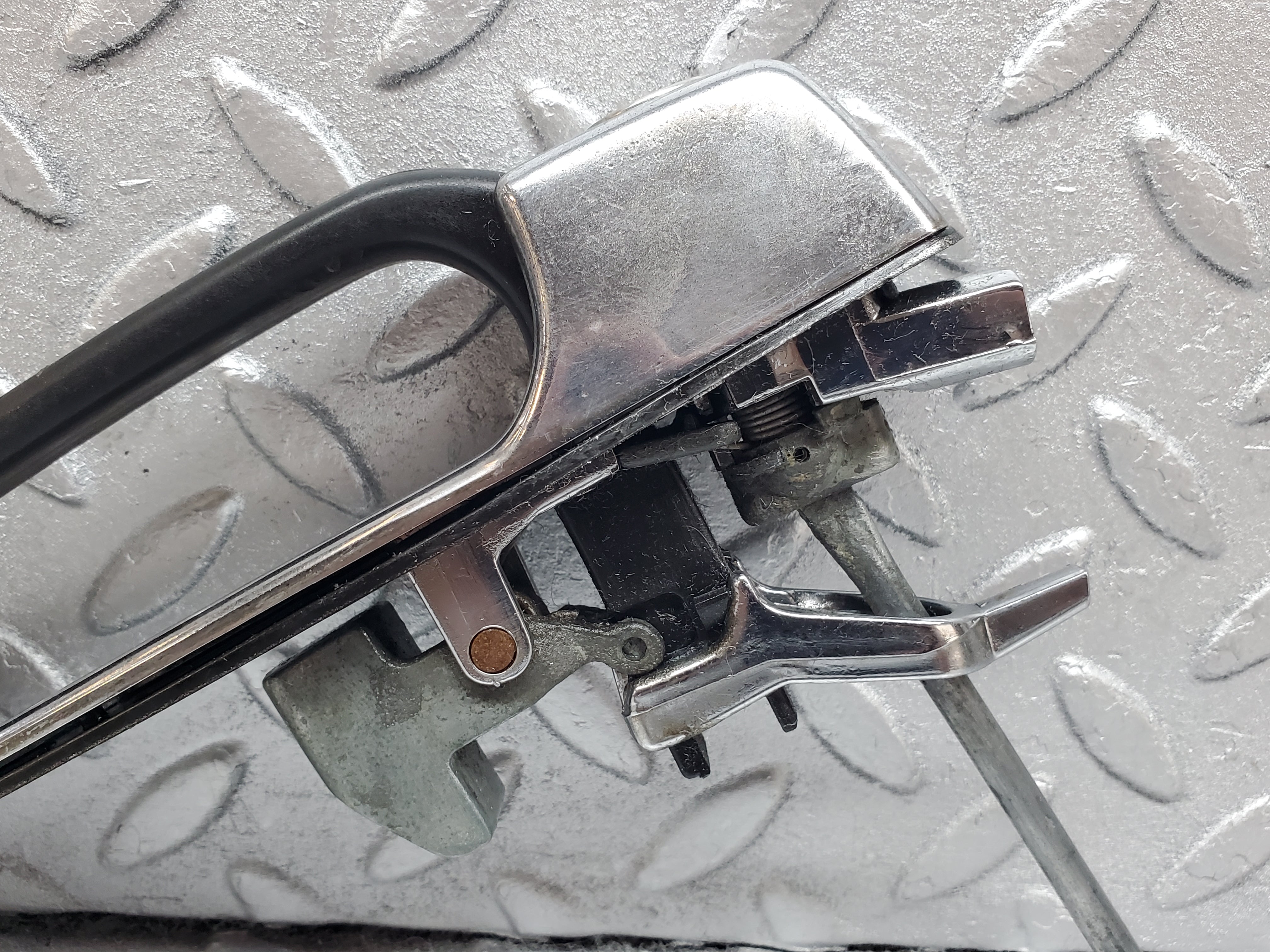 1006 Mercedes-Benz C123 230CE Coupe Left Door Exterior Handle No Key 1237600259